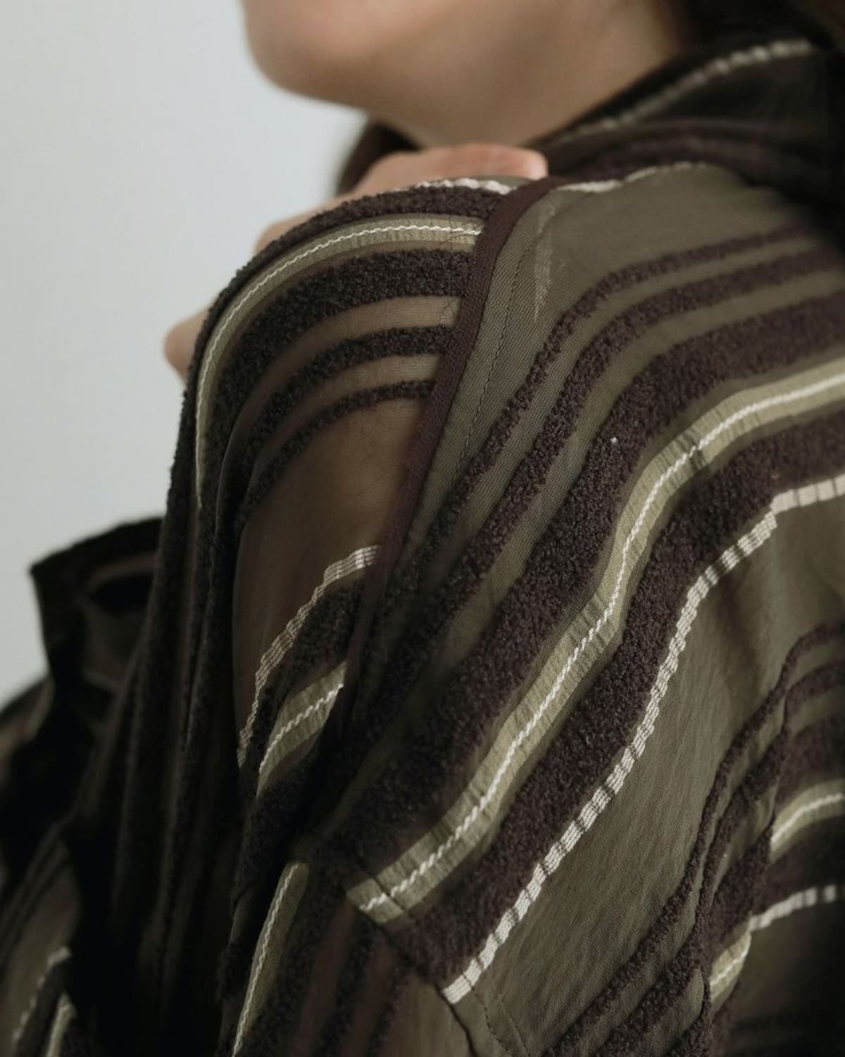 anuke(アンヌーク)シアーストライプオーバーシャツSheerStripeShirt 62520424