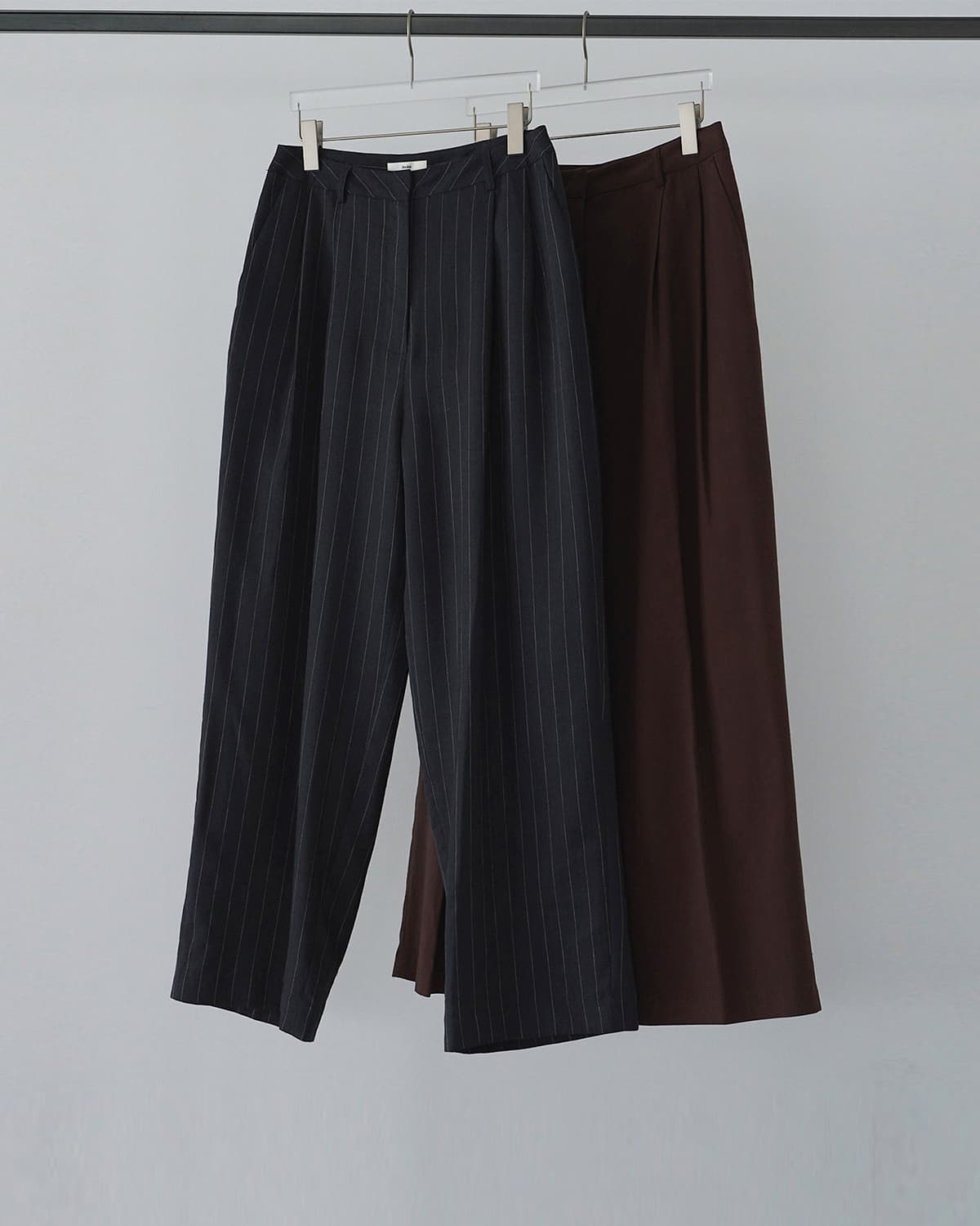 anuke(アンヌーク)リネンタックワイドパンツ Linen Tuck Pants 62610706