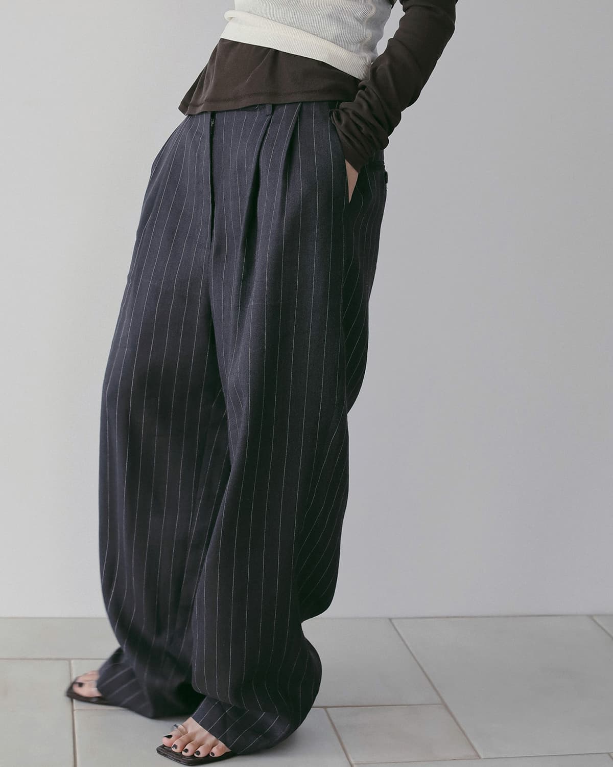 anuke(アンヌーク)リネンタックワイドパンツ Linen Tuck Pants 62610706
