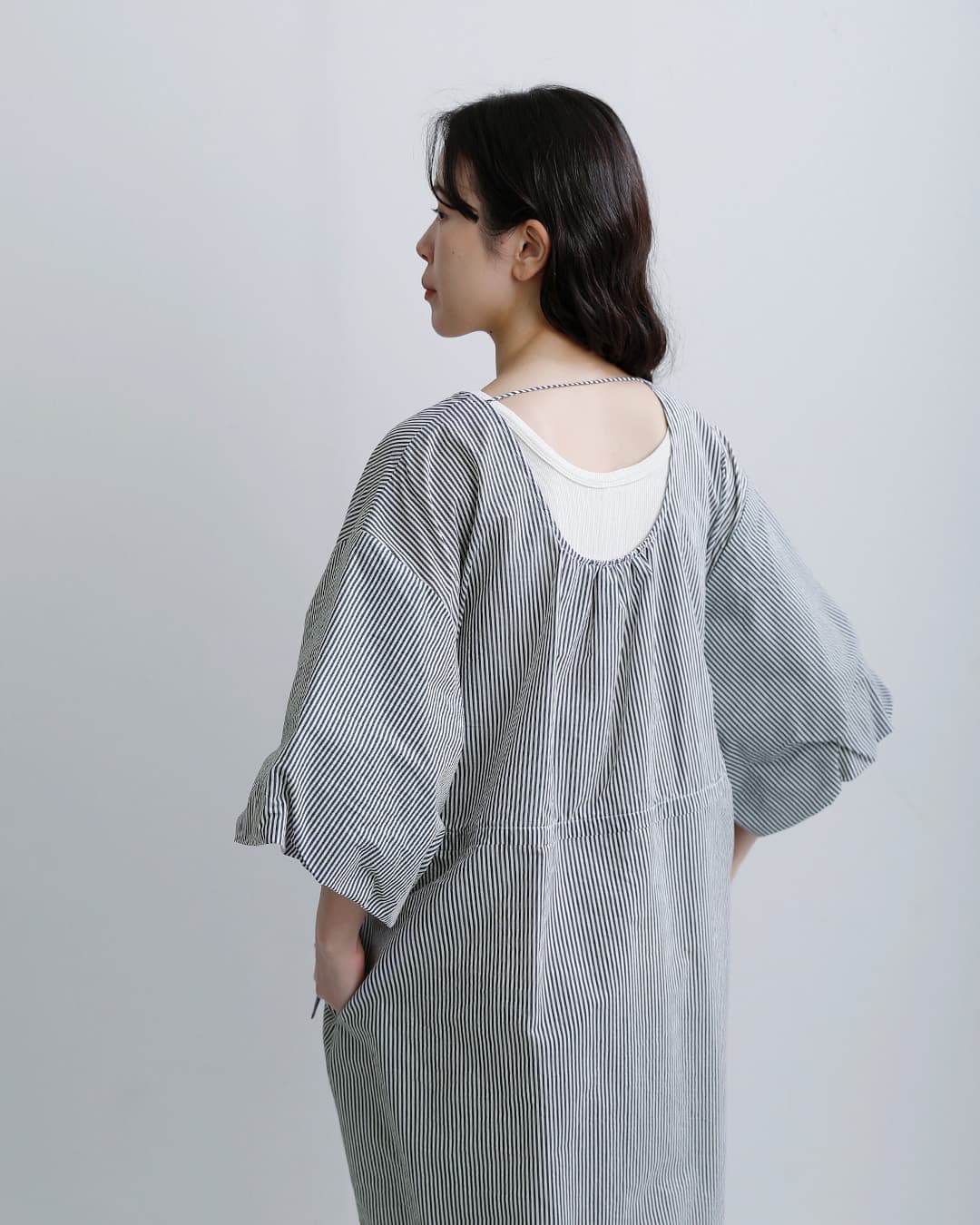 HAVERSACK(ハバーサック)エアリーコットンストライプ Vネック ロングワンピース 652625