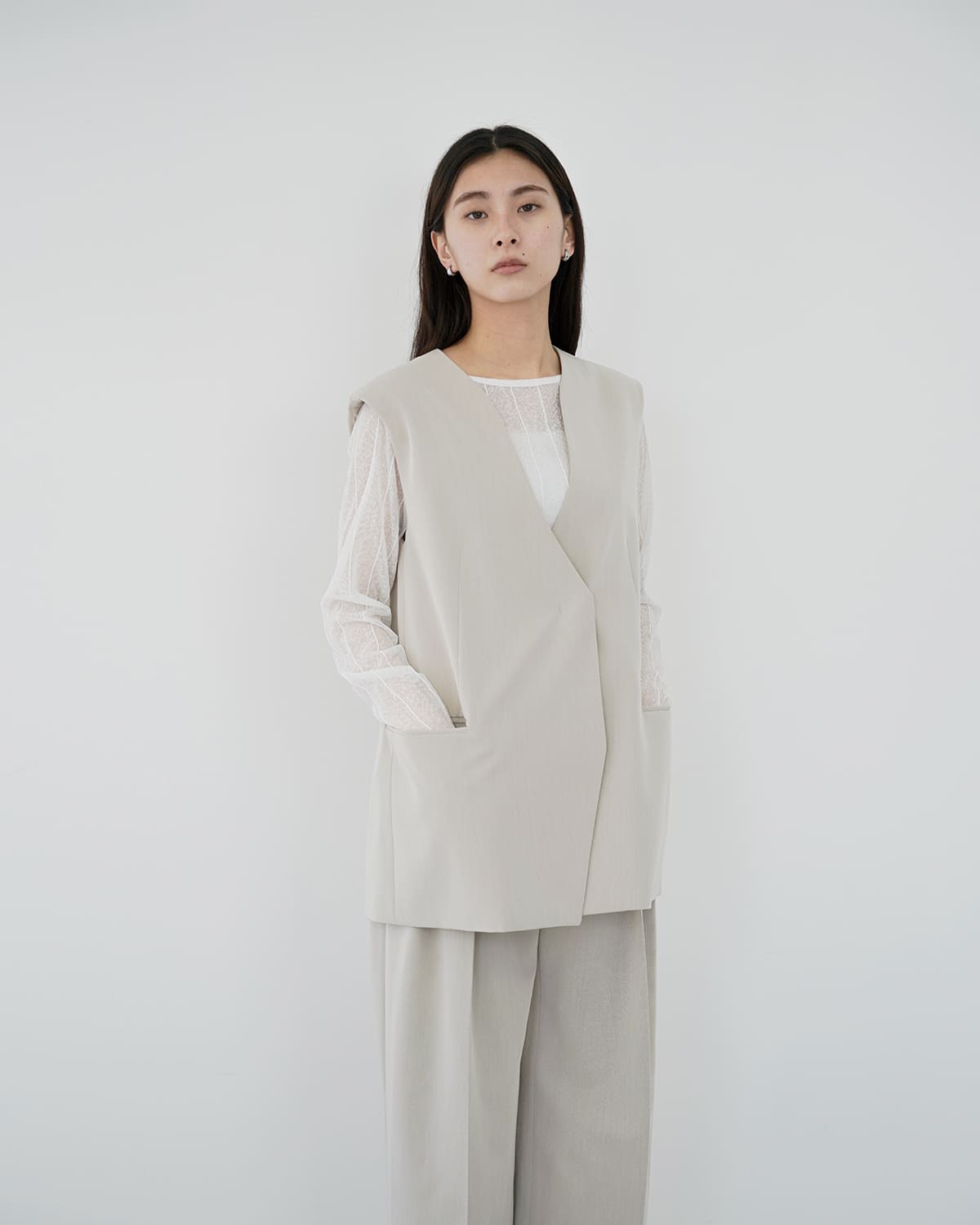 MANOF(マノフ)カラーレスジレ 80103-0413