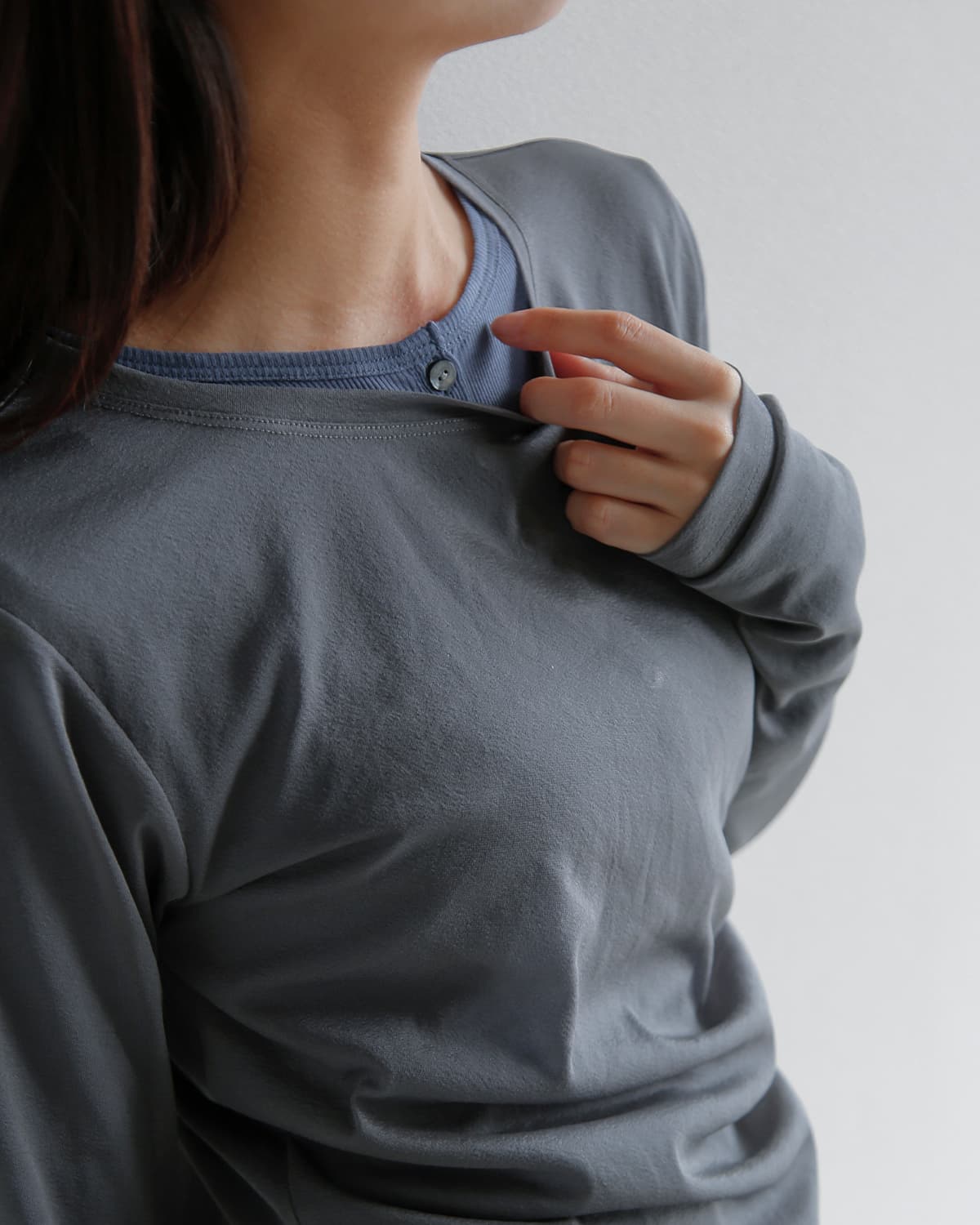 MANOF(マノフ)シアー レイヤードカットトップス 80105-1043