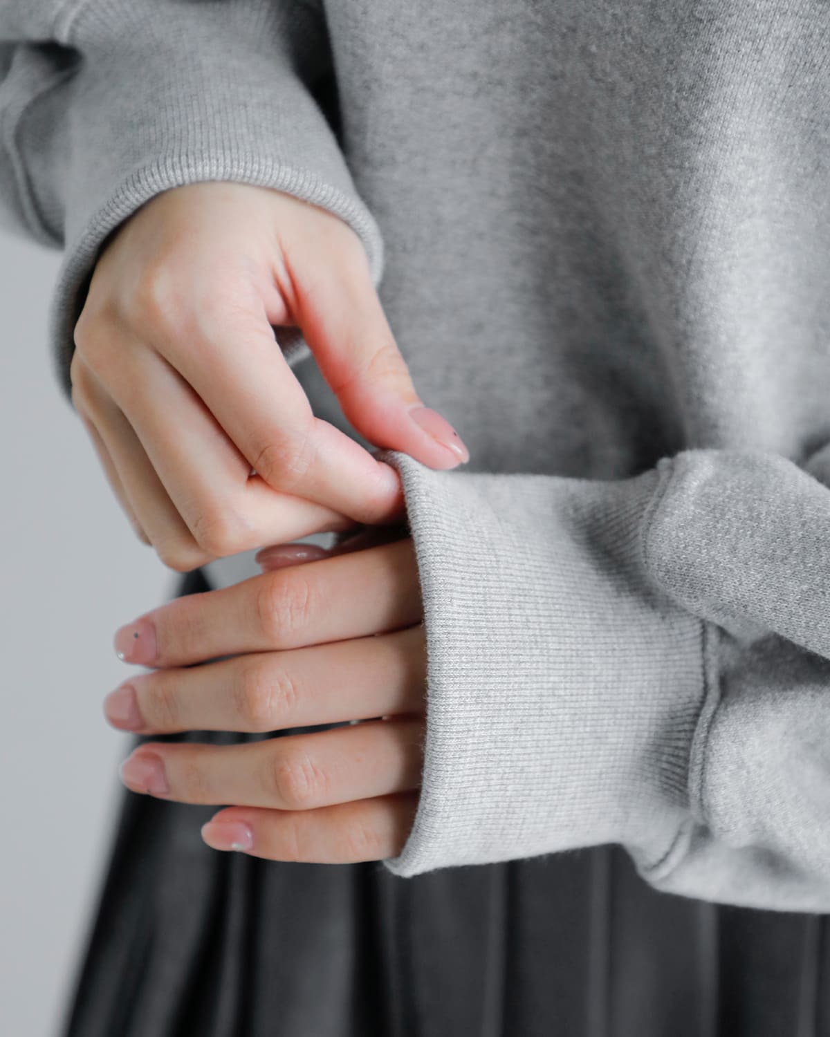 MANOF(マノフ)ムーンスリットスウェットトップス 80105-1053