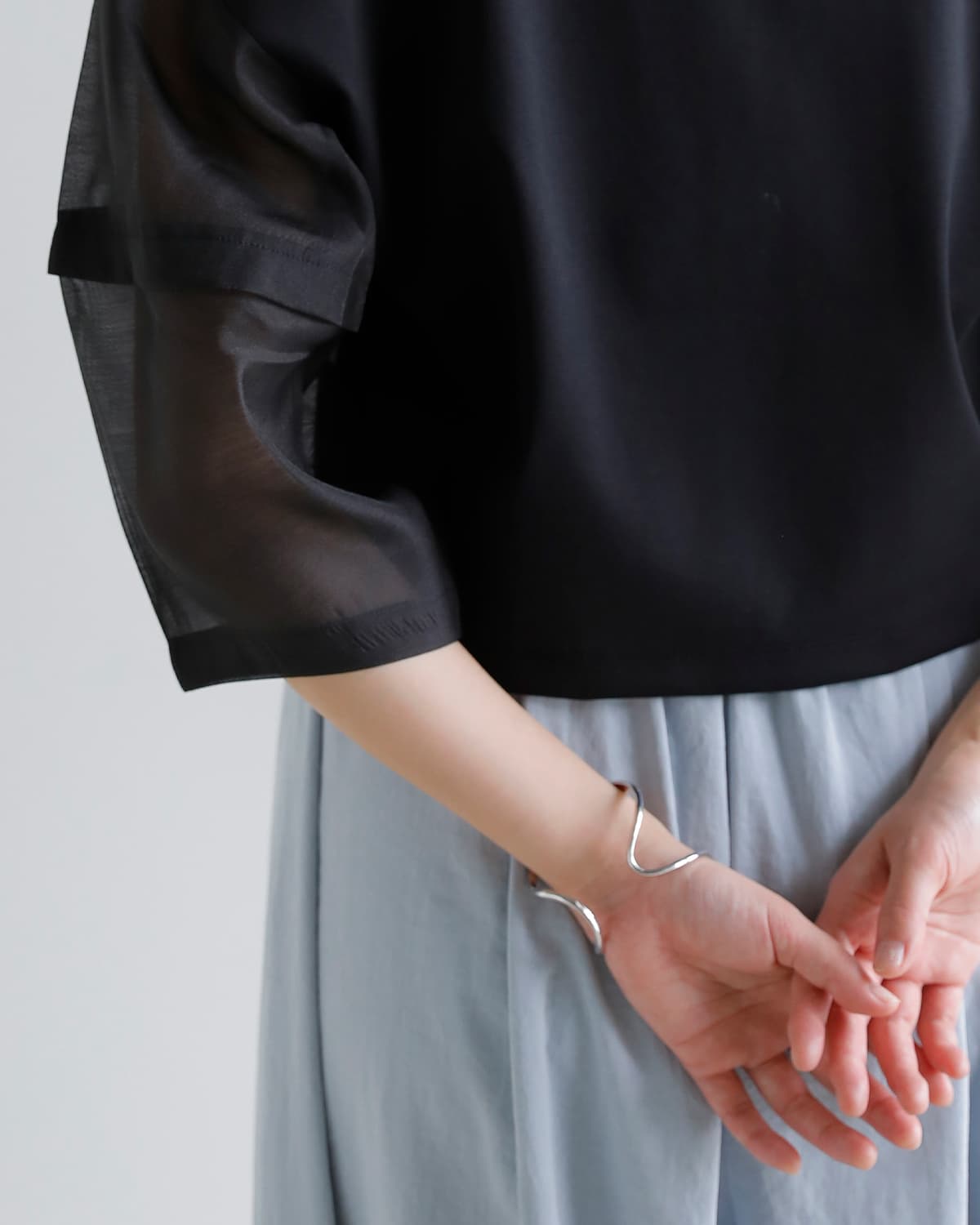 MANOF(マノフ)シアースリーブカットトップス 80105-1063