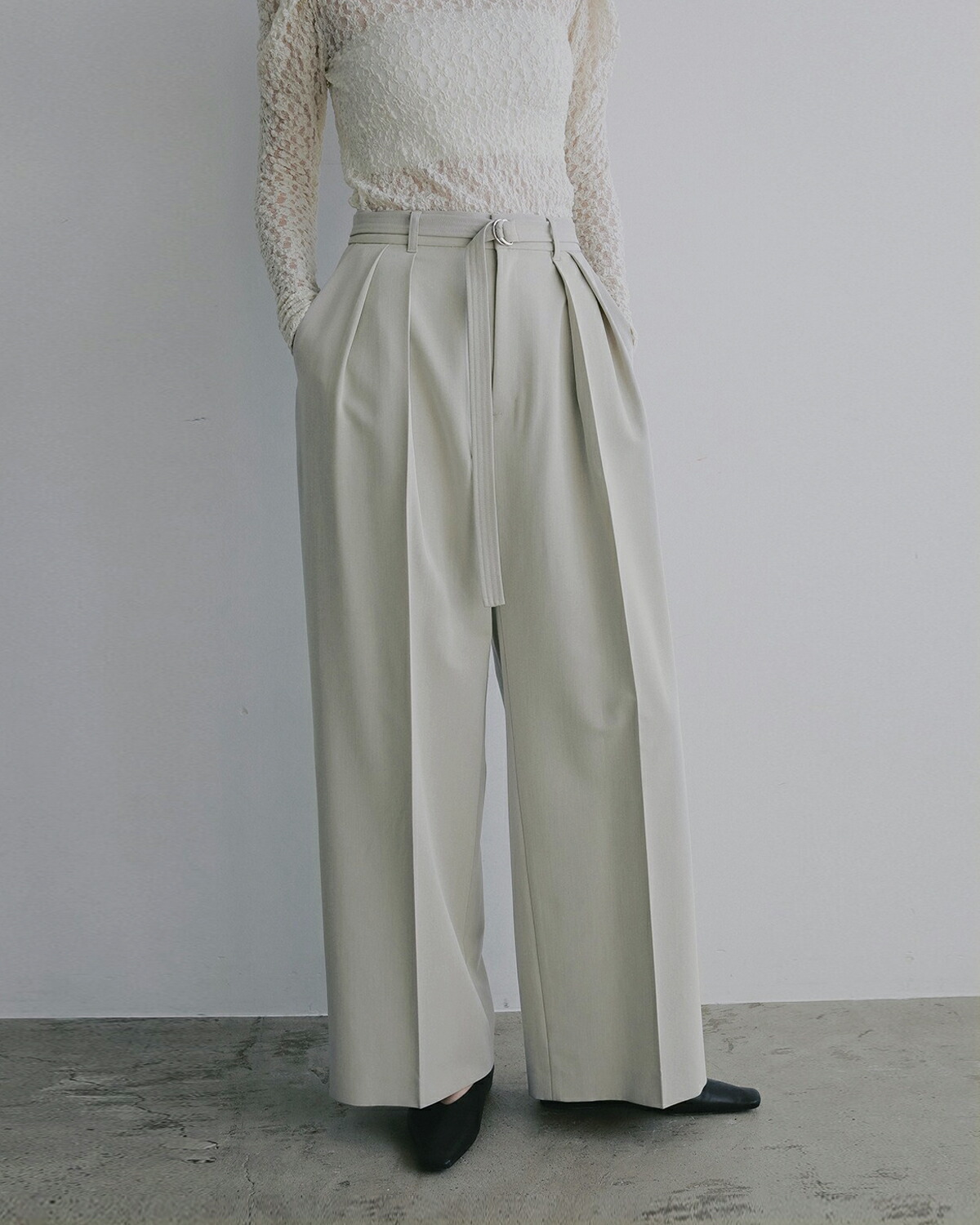 MANOF(マノフ)ベルト付きタックインワイドパンツ 80110-7043