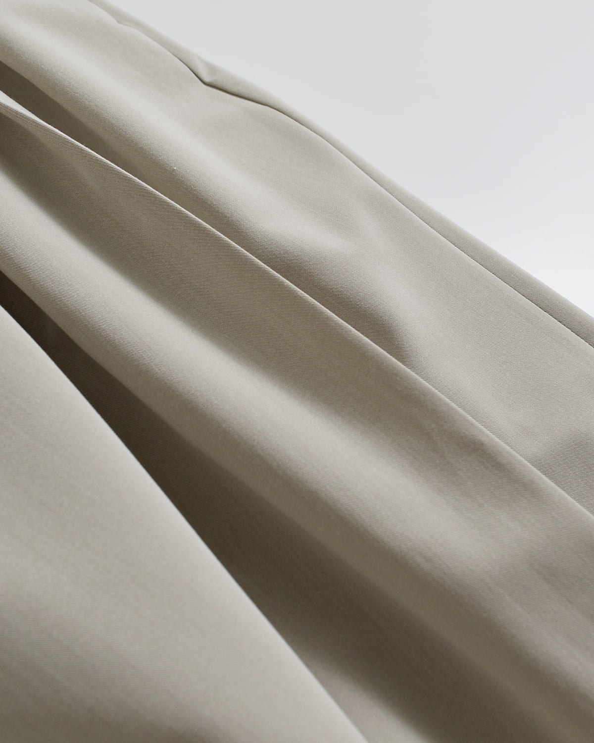 MANOF(マノフ)ベルト付きタックインワイドパンツ 80110-7043