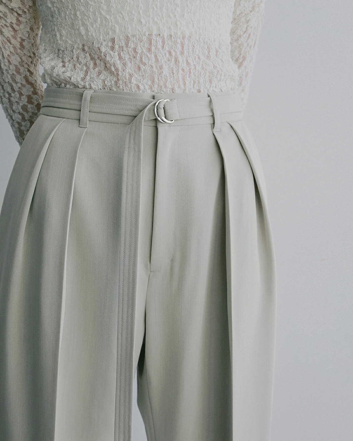 MANOF(マノフ)ベルト付きタックインワイドパンツ 80110-7043