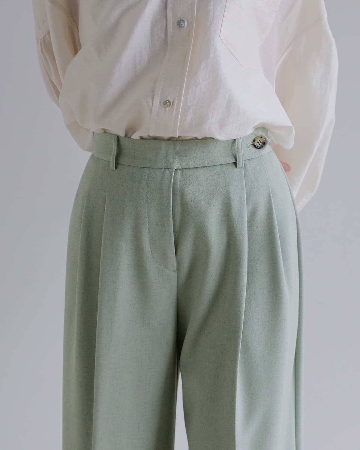MANOF(マノフ)タックワイドパンツ 80110-7103