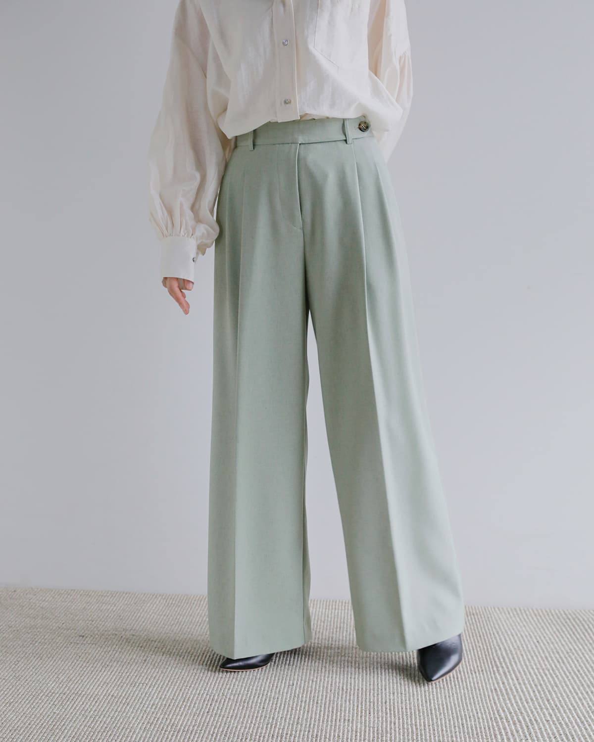 MANOF(マノフ)タックワイドパンツ 80110-7103