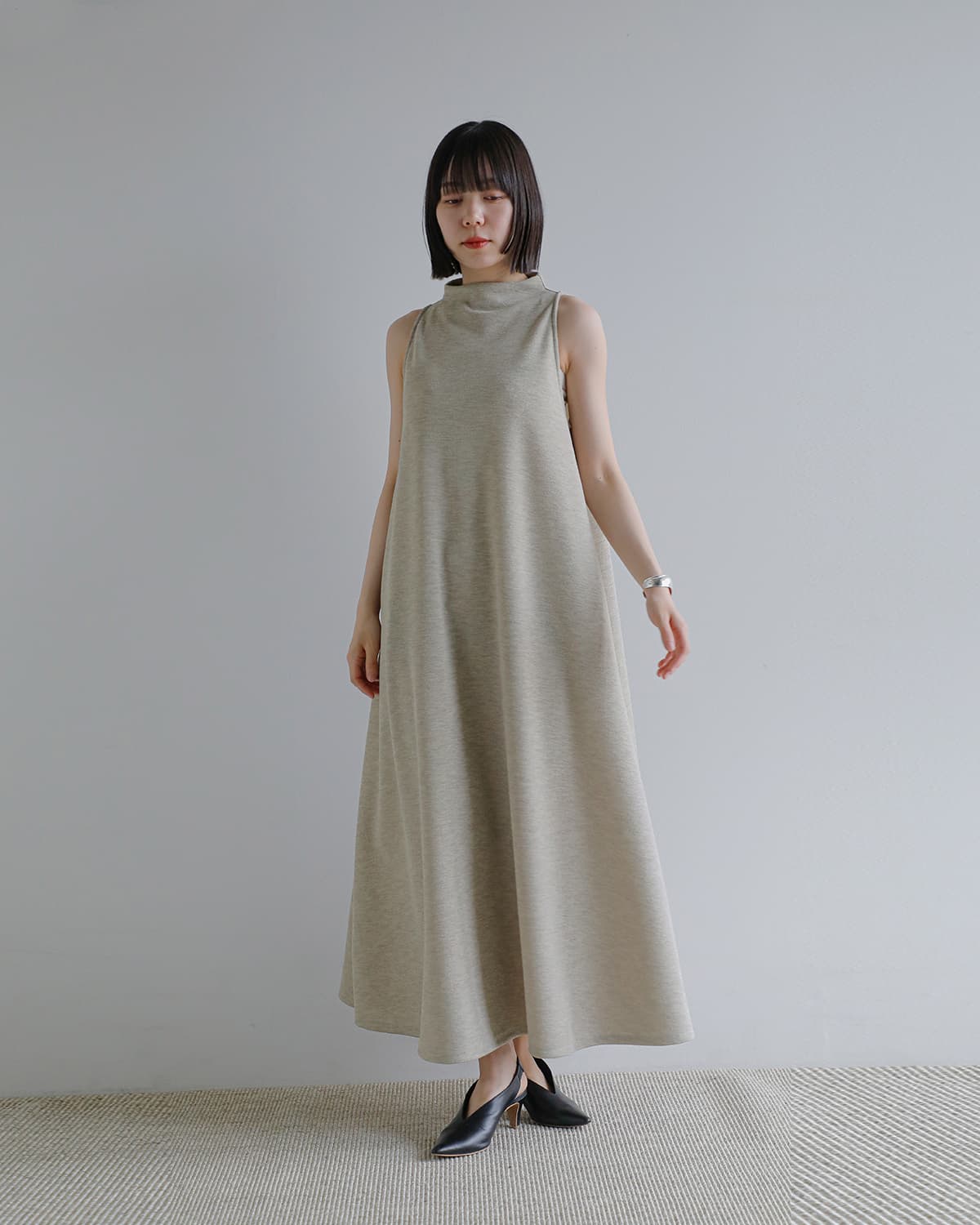 MANOF(マノフ)アメリカンスリーブミニマルワンピース 80112-5103