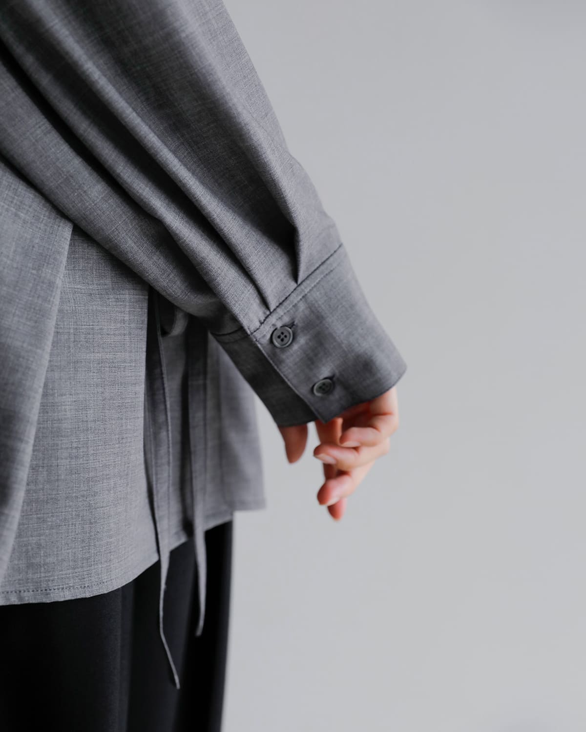 MANOF(マノフ)ショルダー タックシャツ 80122-4033