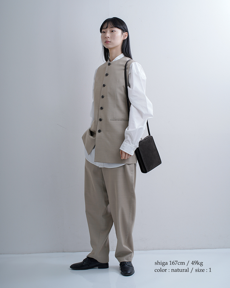 LOEFF(ロエフ)高密度ウールギャバシェイプベスト8825-2-000002