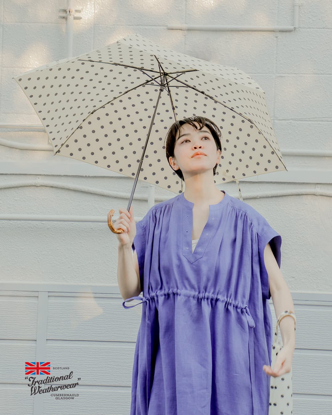 Traditional Weatherwearミニ バンブーハンドル 撥水 UVカット加工 晴雨兼用 折り畳み傘 “FOLDING BAMBOO MINI” a261slggo0259bu