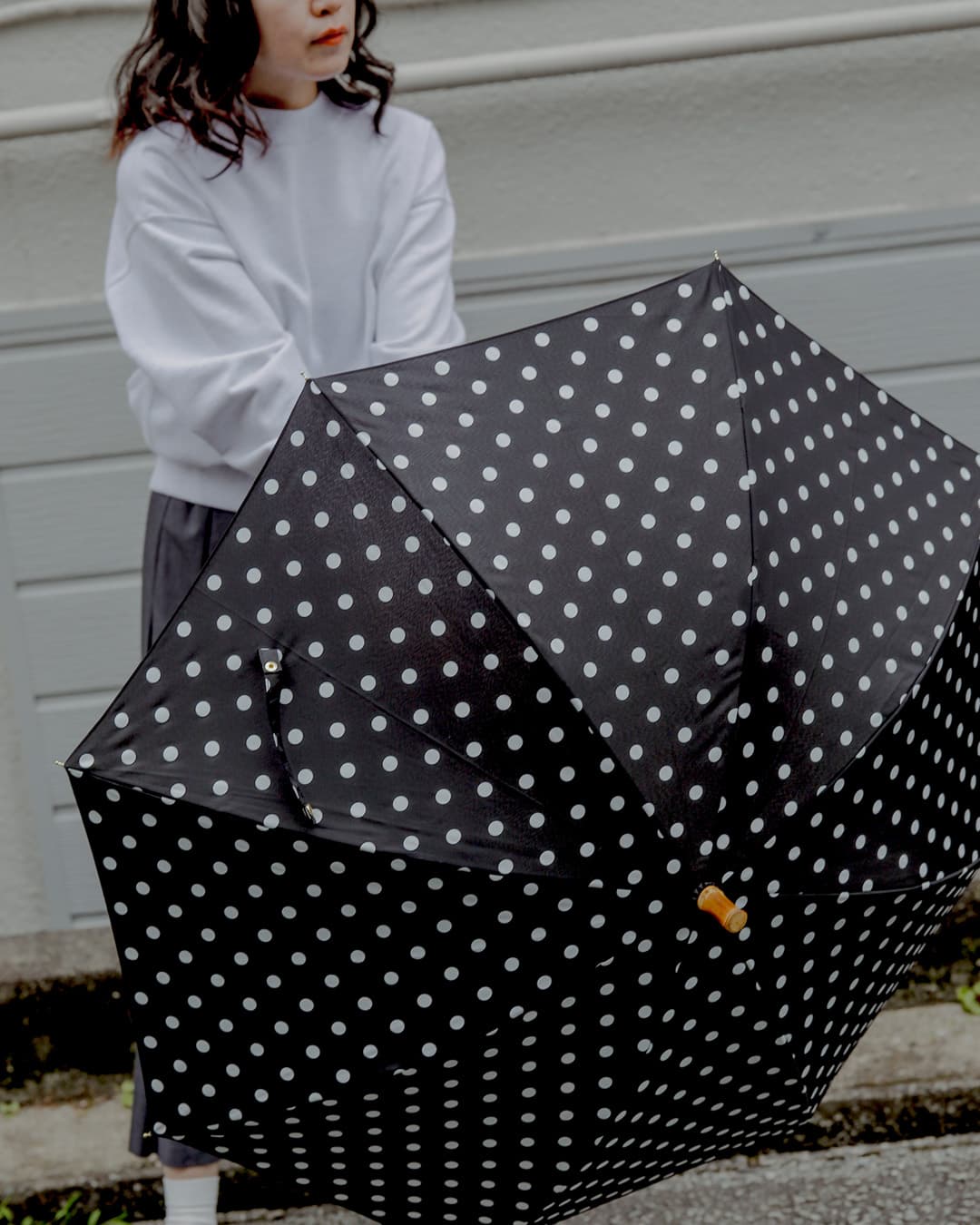 Traditional Weatherwearバンブーハンドル 撥水 UVカット加工 晴雨兼用 長傘 “UMBRELLA BAMBOO LITE” a261slggo0260bu