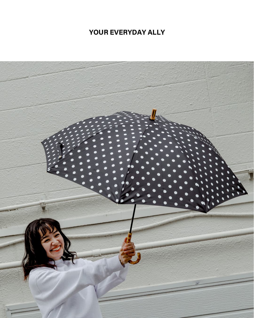 Traditional Weatherwearバンブーハンドル 撥水 UVカット加工 晴雨兼用 長傘 “UMBRELLA BAMBOO LITE” a261slggo0260bu