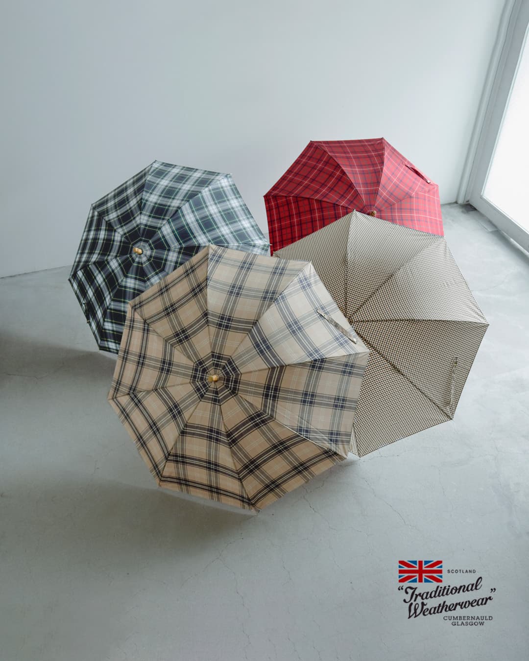 Traditional Weatherwear(トラディショナルウェザーウェア)ミニ バンブーハンドル 撥水 UVカット加工 晴雨兼用 長傘 “UMBRELLA BAMBOO LITE” a261slggo0260pe