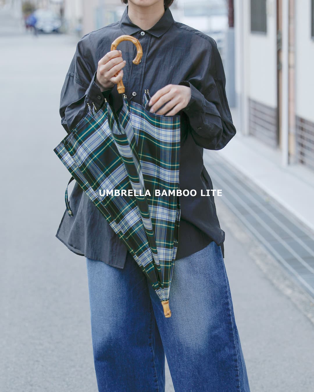 Traditional Weatherwear(トラディショナルウェザーウェア)ミニ バンブーハンドル 撥水 UVカット加工 晴雨兼用 長傘 “UMBRELLA BAMBOO LITE” a261slggo0260pe
