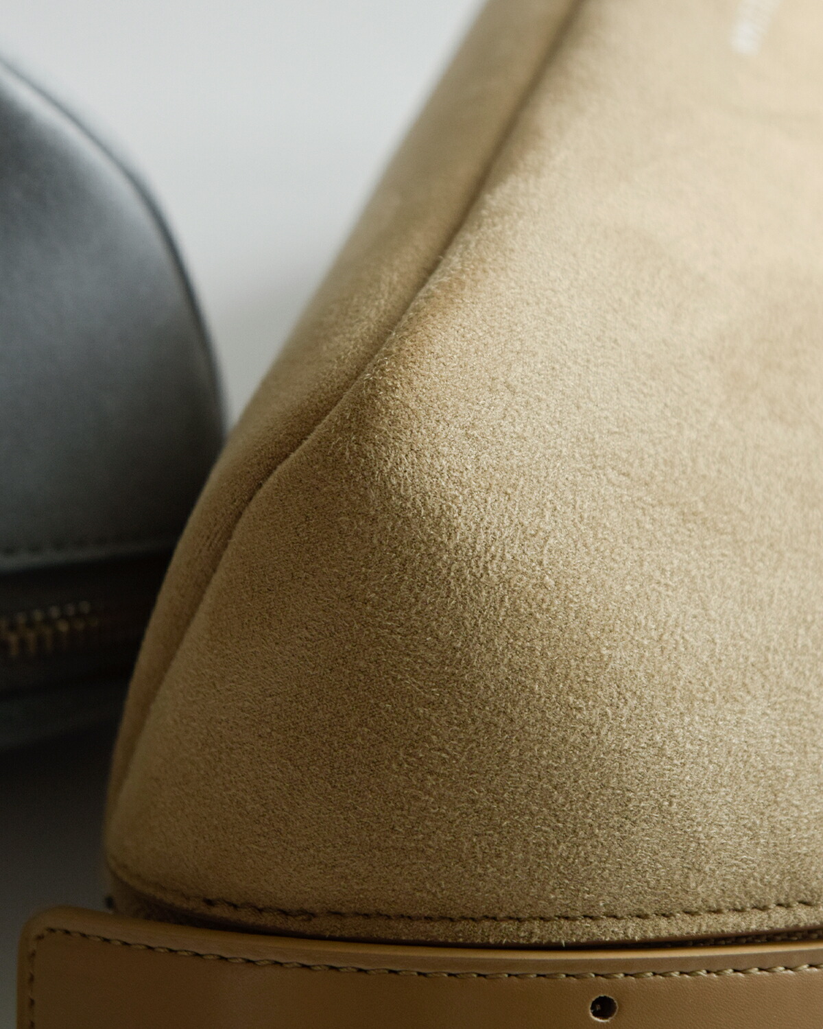 ADD CULUMN(アドカラム)フィグレスエードボディバッグFIGREBODYBAGSUEDE a26s07b480