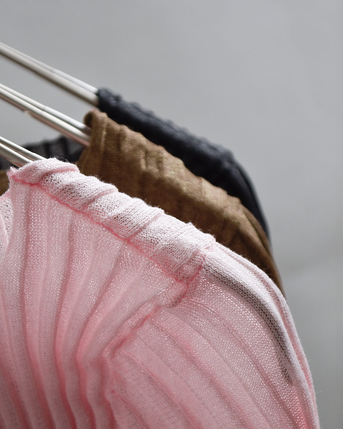 AKANE UTSUNOMIYA(アカネウツノミヤ)コットンリブニットクロップドカーディガン akes-014