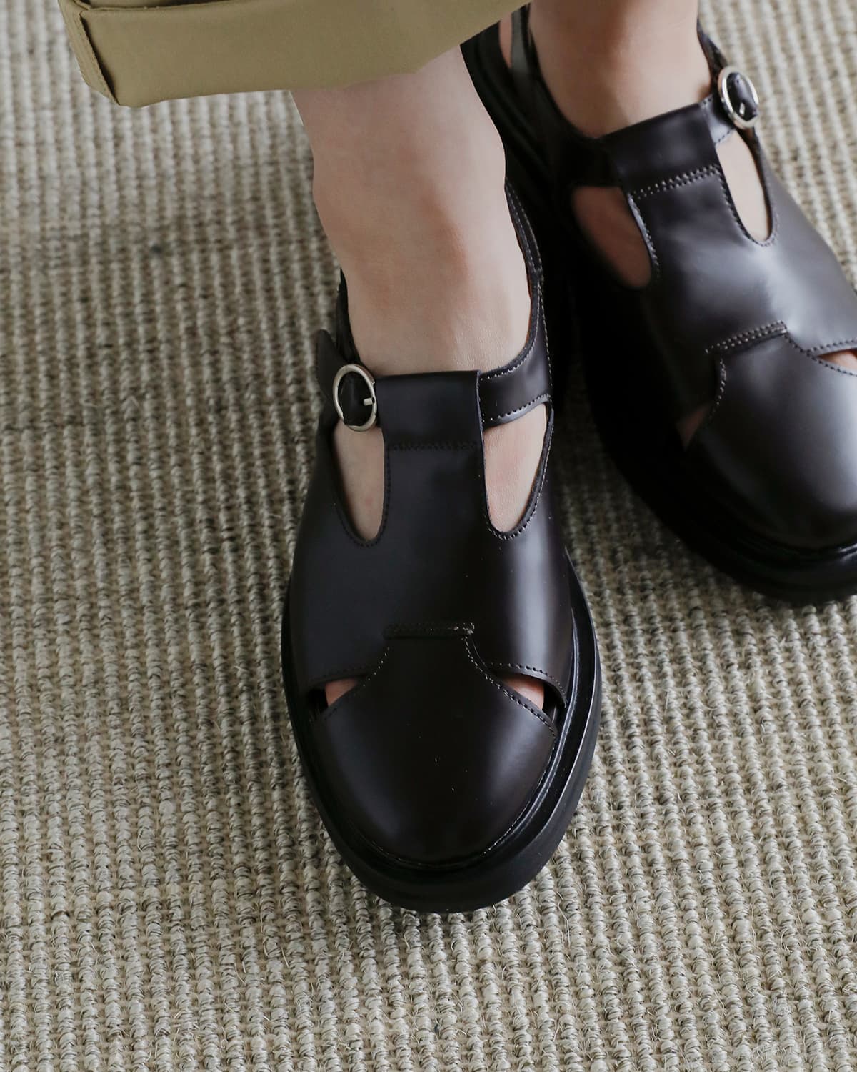 ALM.(アルム)カウレザー ミュール  “SALACIA LEATHER MULES” al128