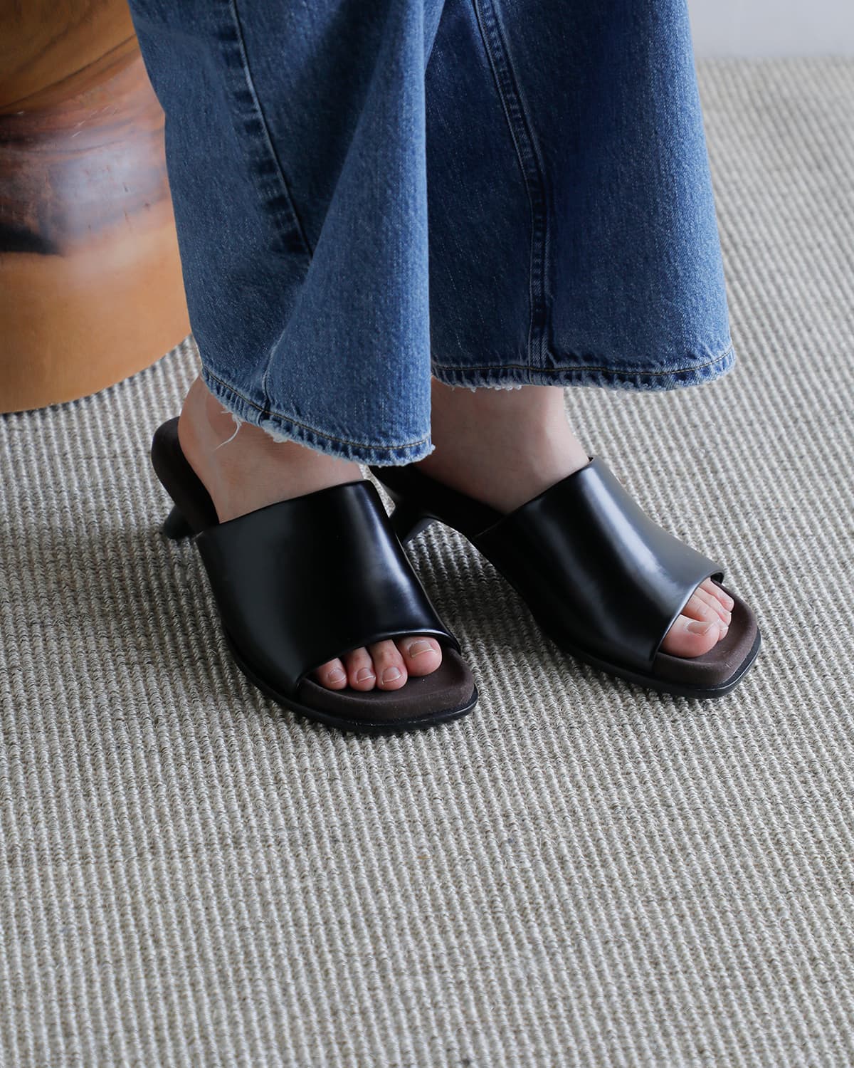 ALM.(アルム)パフィー サンダル  “RABBIT PUFFY SANDALS” al136