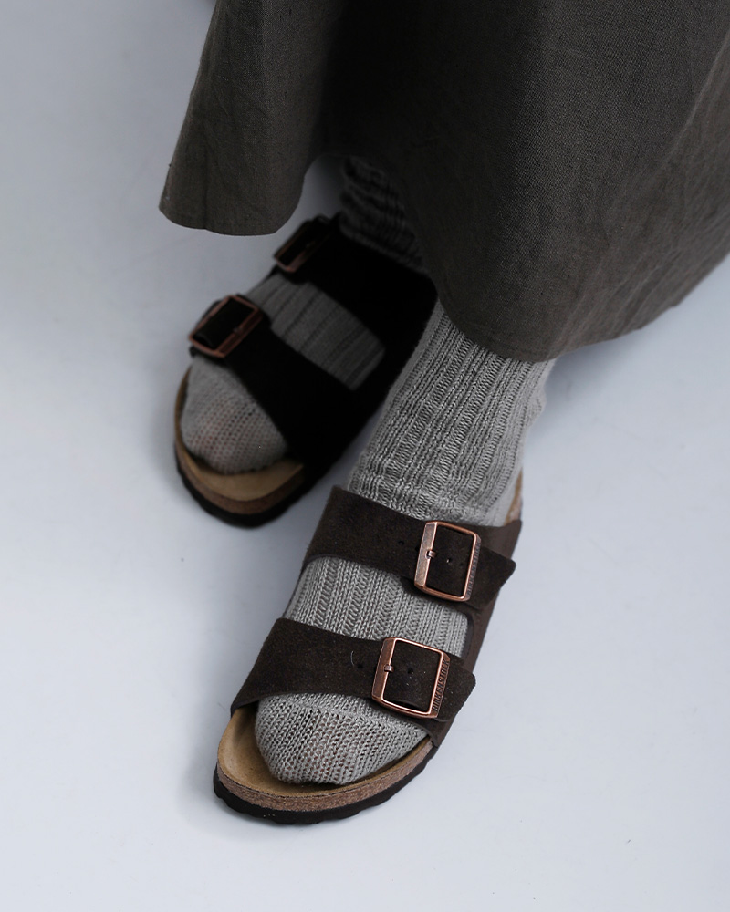 BIRKENSTOCK(ビルケンシュトック)アリゾナスエードレザーナローサンダル“Arizona”arizona-same1