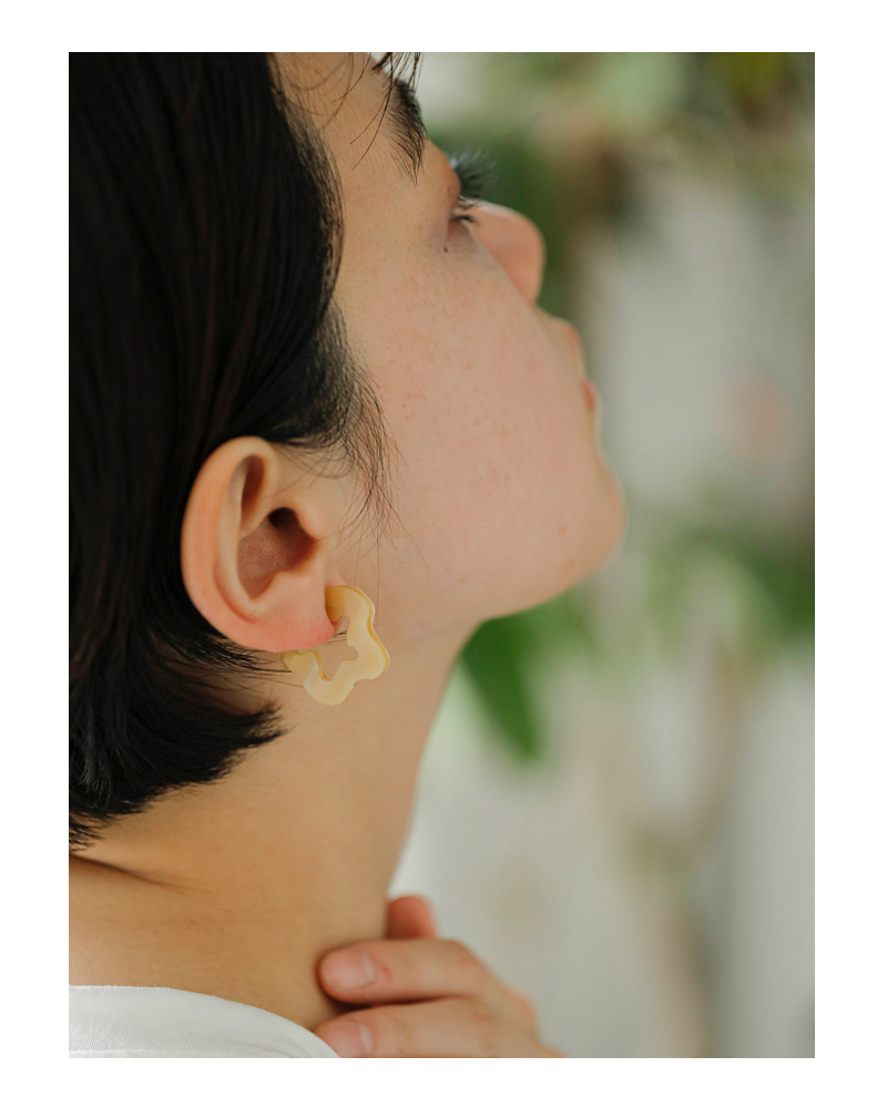 L’INDOCHINEUR(ランドシヌール)ハンドメイドホーンピアスbjx961-2a