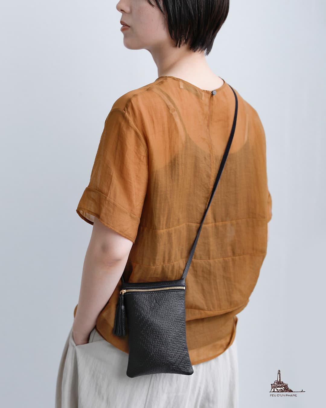 FEU DUN PHAREカウレザー 型押し ショルダー ポーチ f52344-38