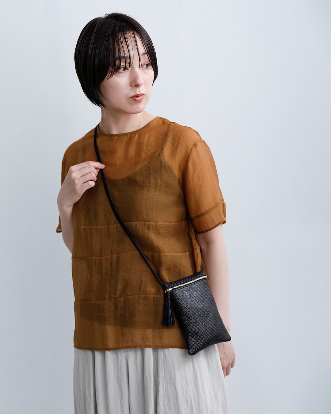 FEU DUN PHAREカウレザー 型押し ショルダー ポーチ f52344-38