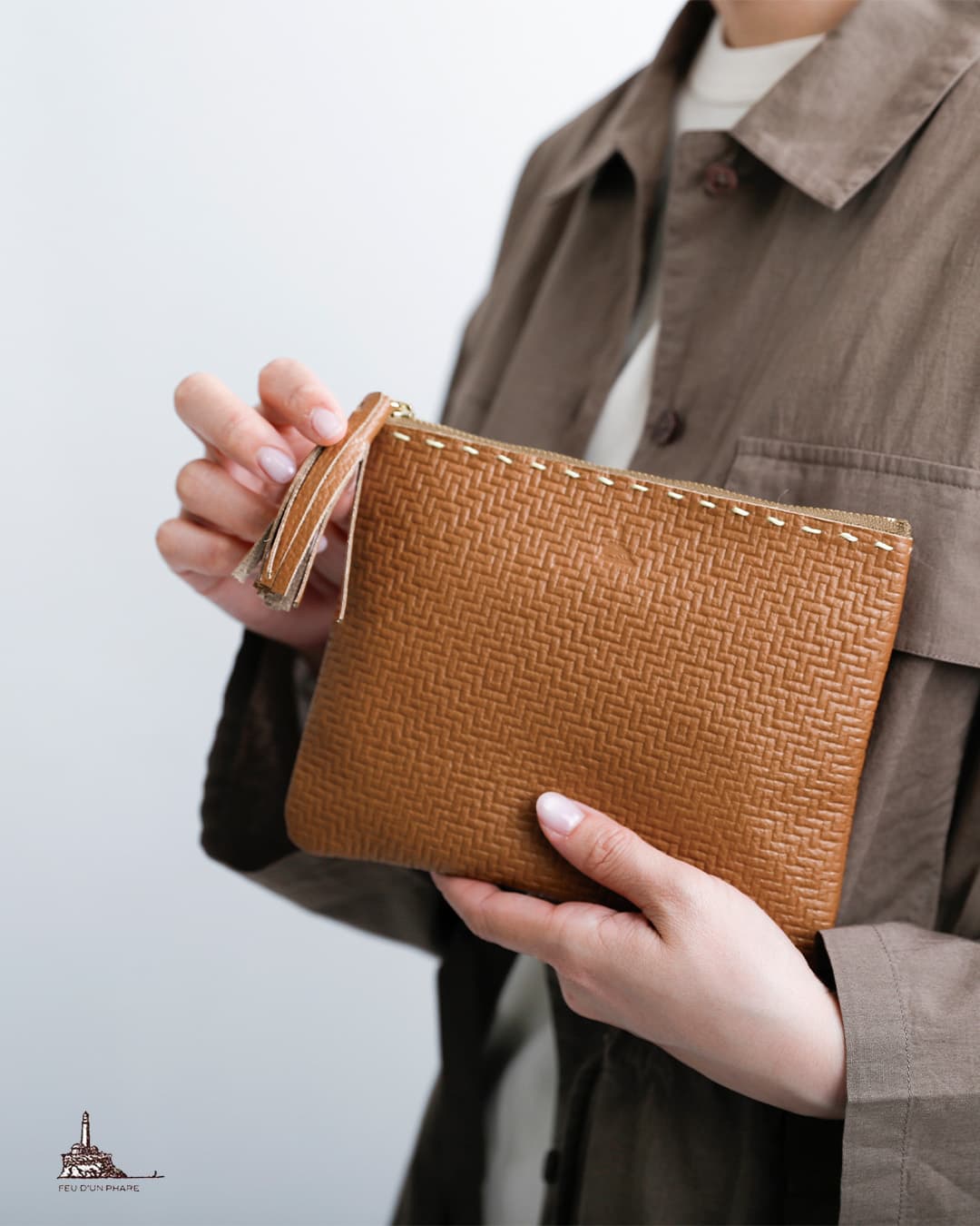 FEU DUN PHAREカウレザー 型押し ポーチ 大 f54148-38