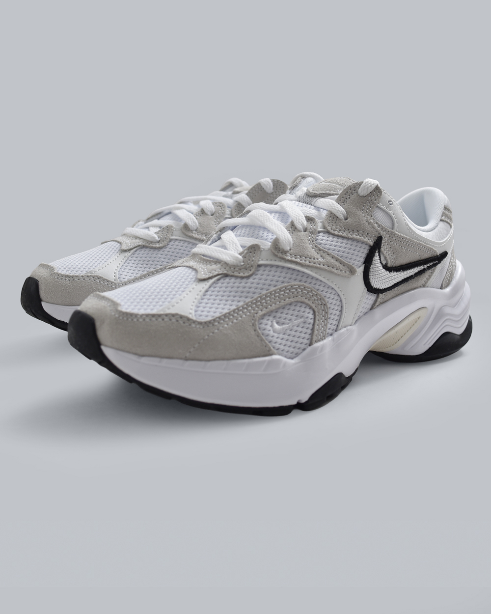 NIKEウィメンズ AL8 スニーカー fj3794