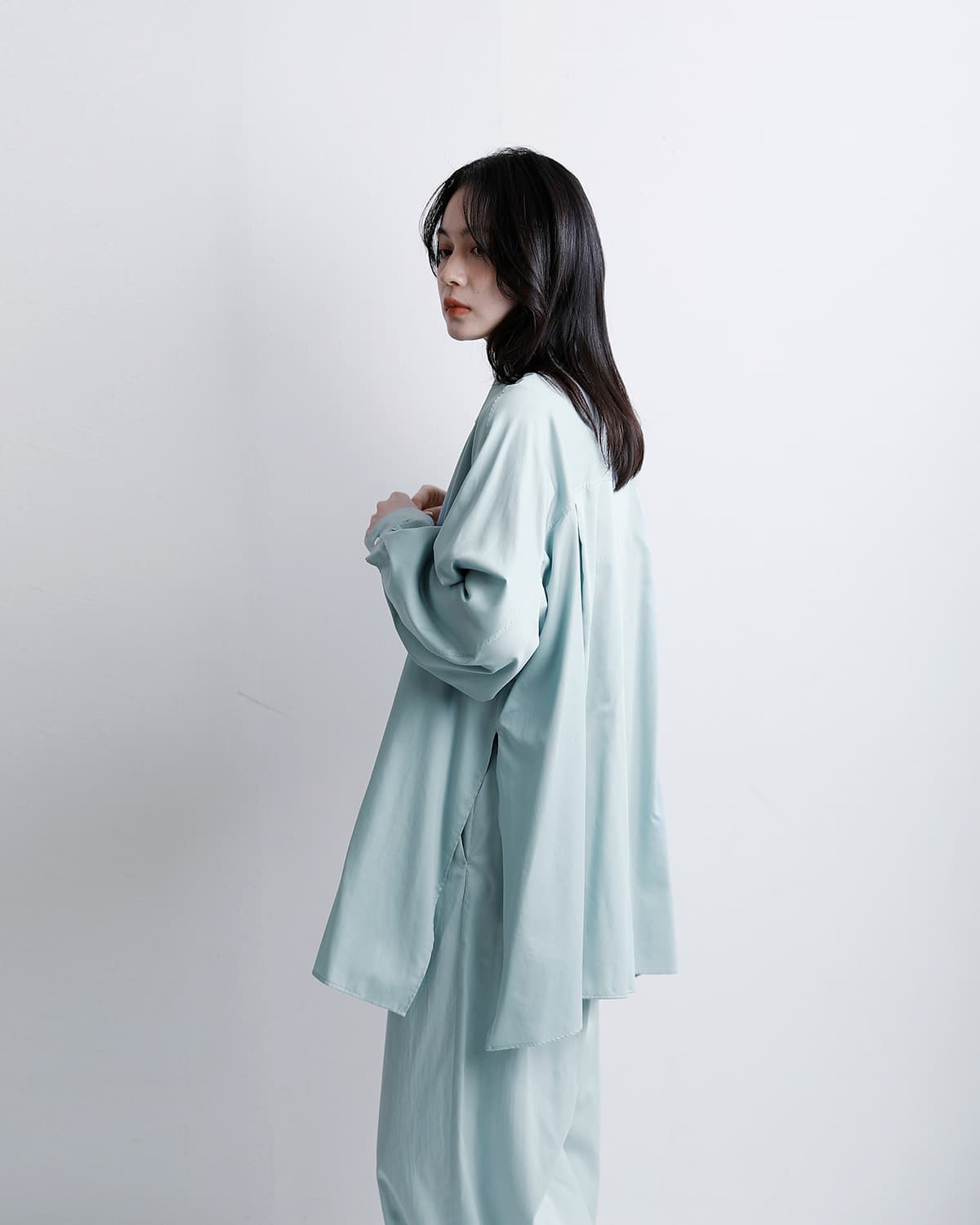 graphpaper�V���R�� �|�v���� �f�B�[�v�X���b�g ���M�����[�J���[ �V���c �gSilicon Poplin Deep Slit Regular Collar Shirt�h gl261-50183