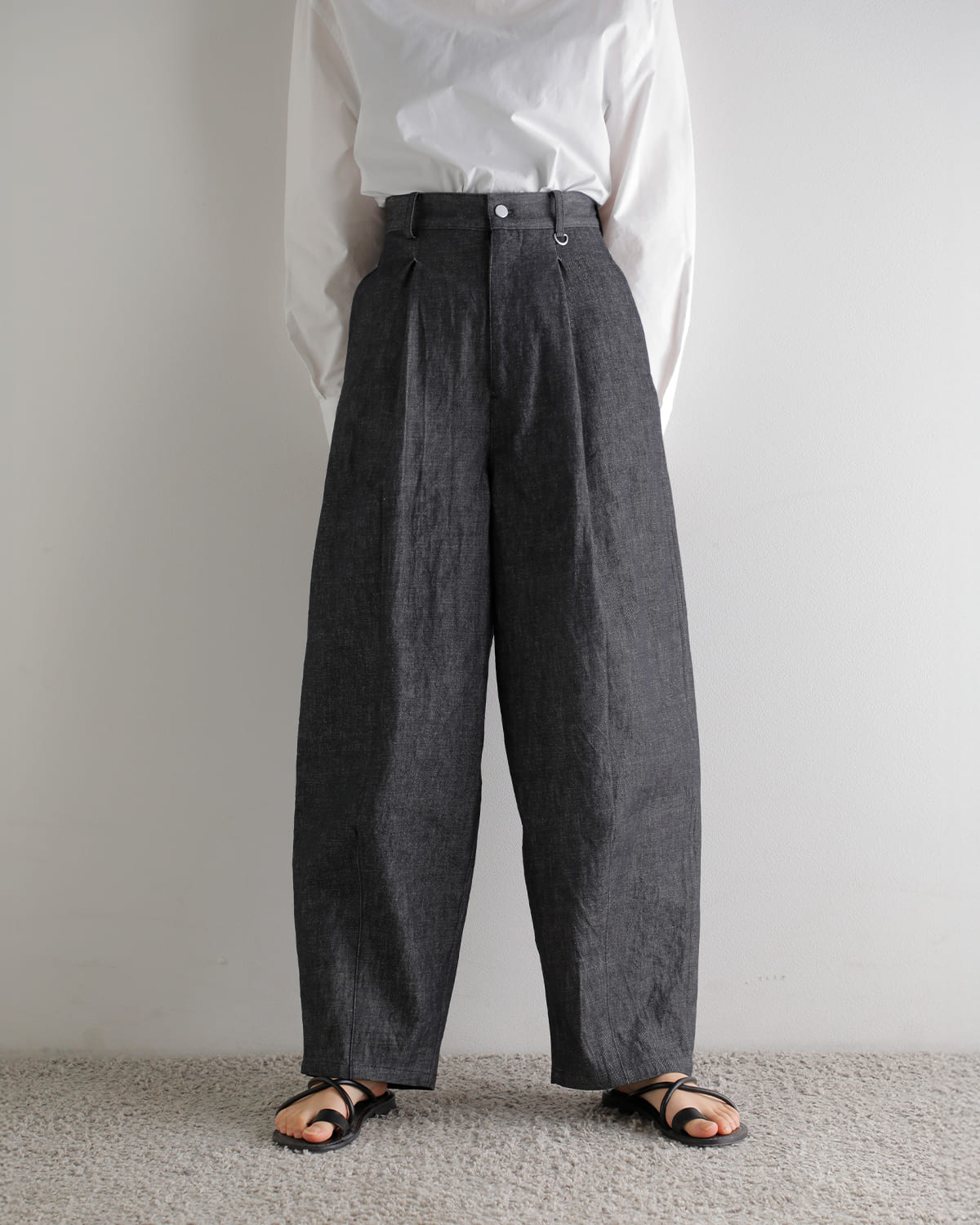 Hella(ヘラ)スノーデニムコクーンパンツSNOWDENIMPANTS h261-32