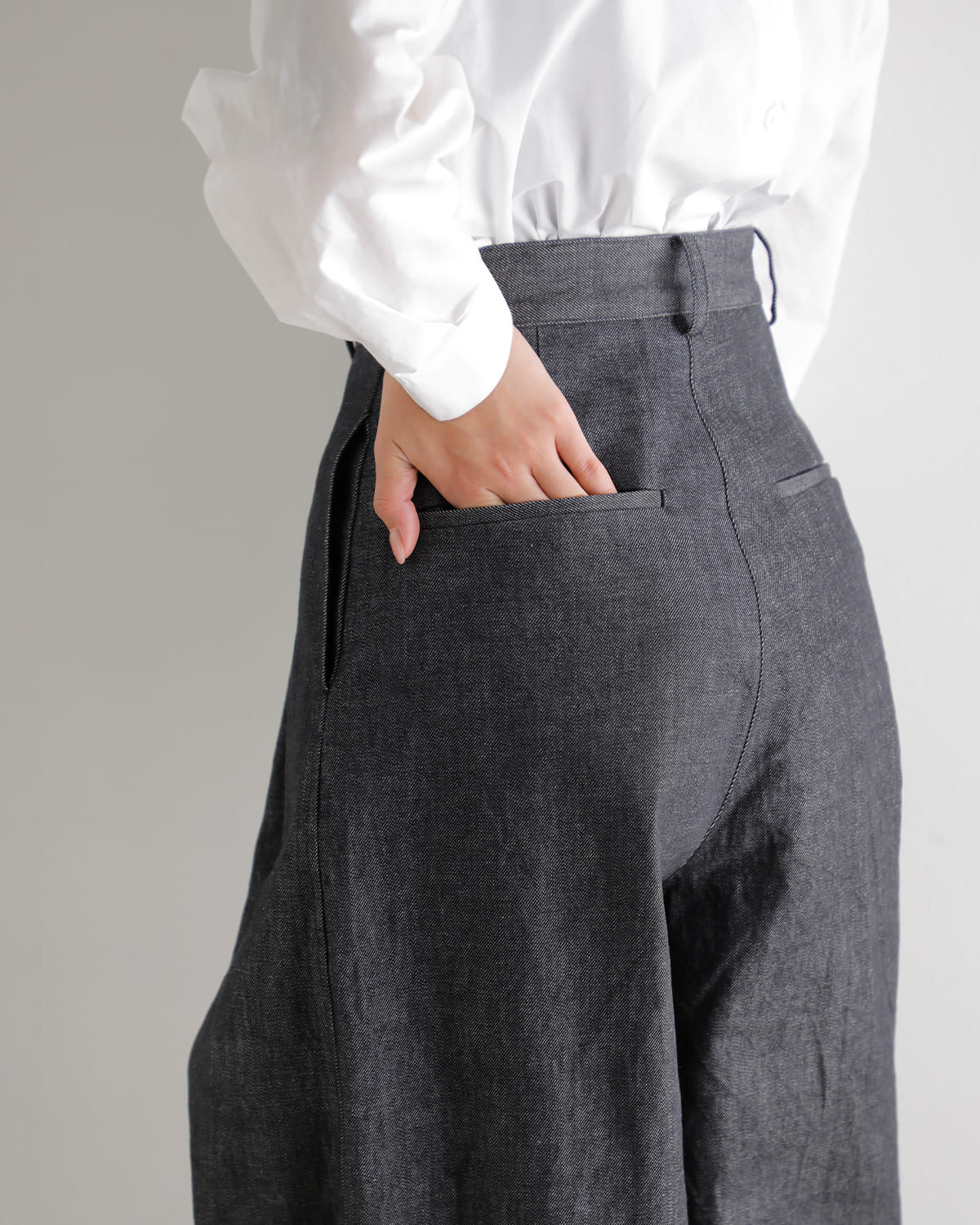 Hella(ヘラ)スノーデニムコクーンパンツSNOWDENIMPANTS h261-32