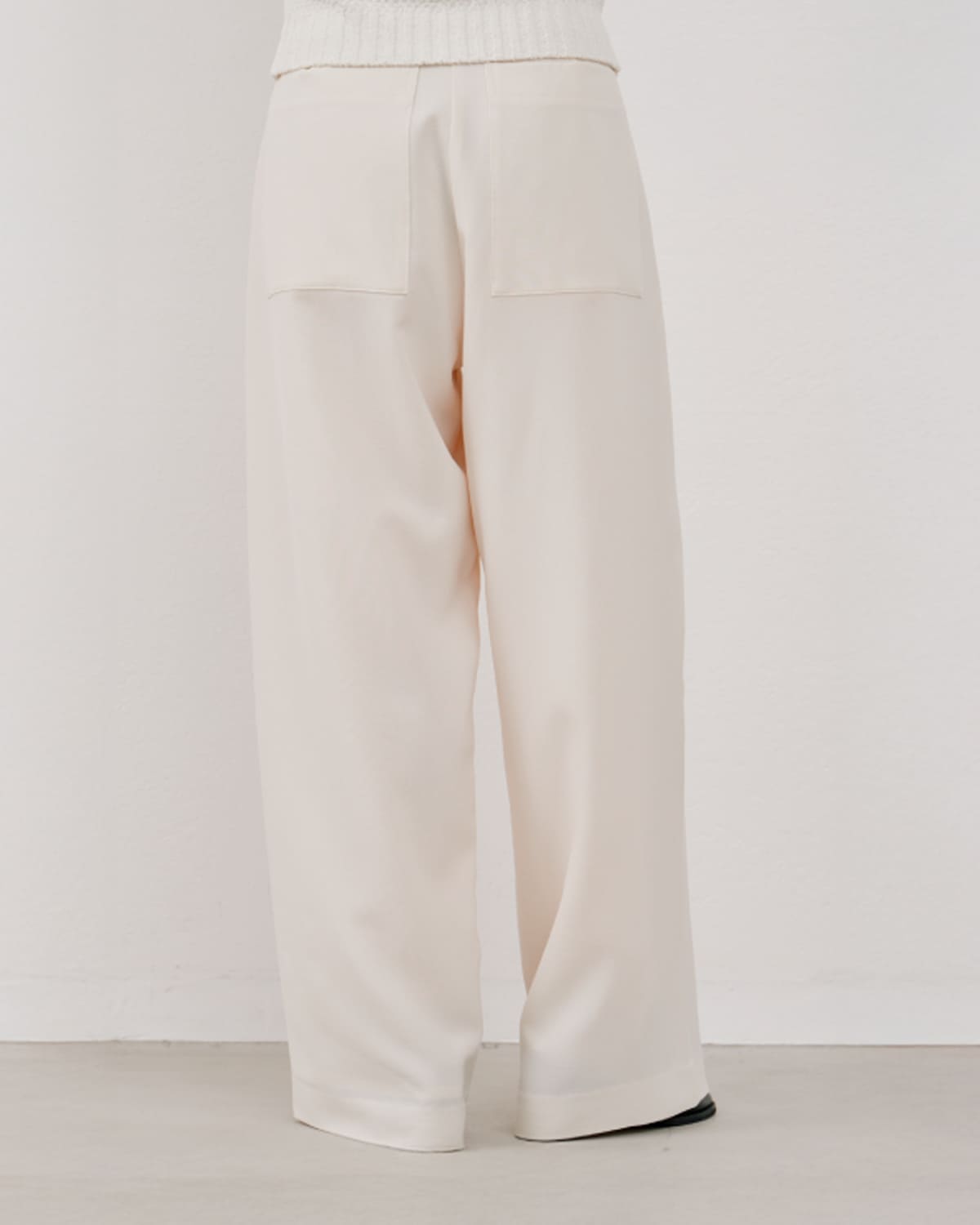 Hella(ヘラ)ピンタックワイドパンツPINTUCKWIDEPANTS h261-33