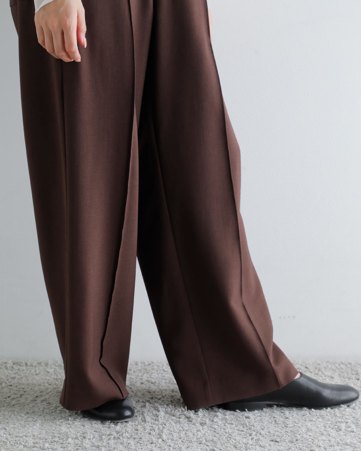 Hella(ヘラ)ピンタックワイドパンツPINTUCKWIDEPANTS h261-33