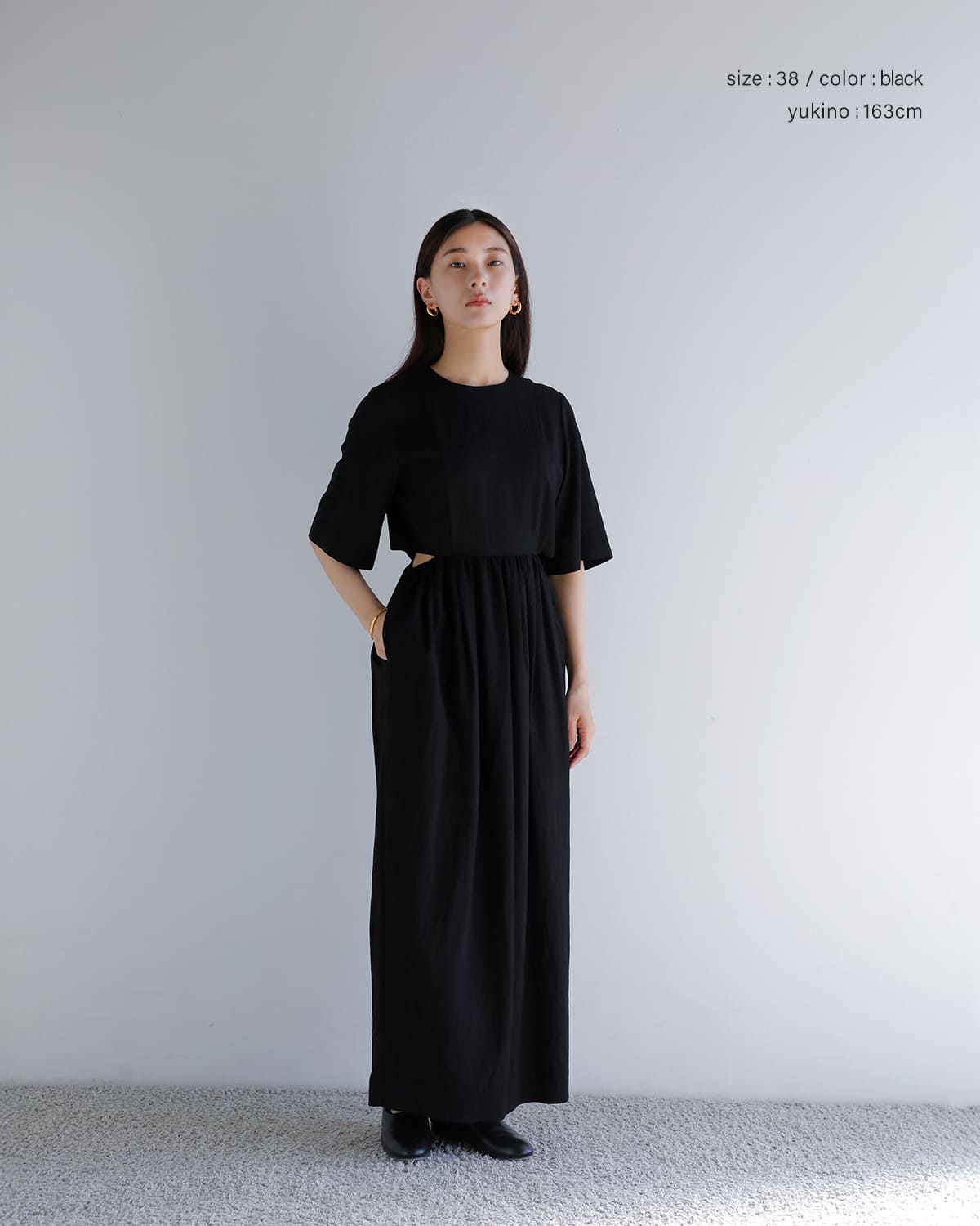 Hella(ヘラ)ウエストサイドスリットコクーンドレスWAISTSIDESLITCOCOONDRESS h261-43