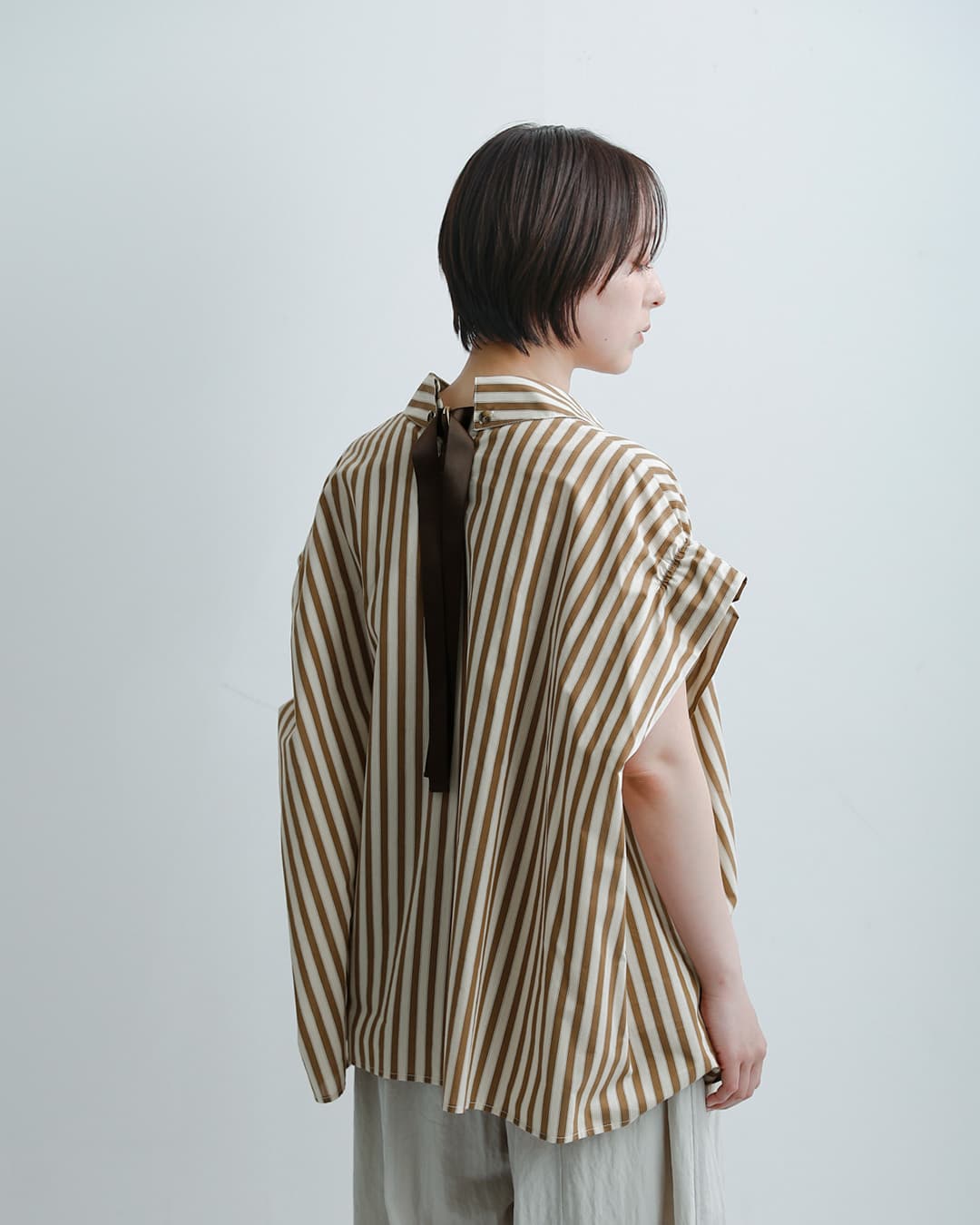 HERENCIAバックリボン ストライプ ショートスリーブ ブラウス h426122
