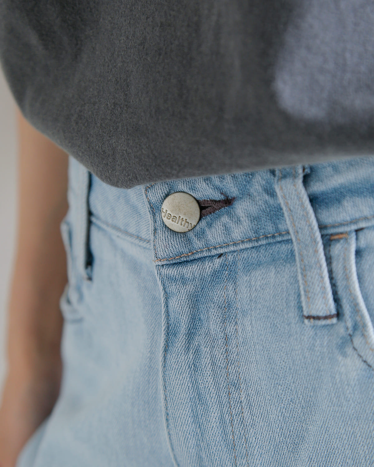 Healthy Denim(ヘルシーデニム)ミッドライズワイドストレートデニムパンツ  “Pink Pepper Midrise” h87350403