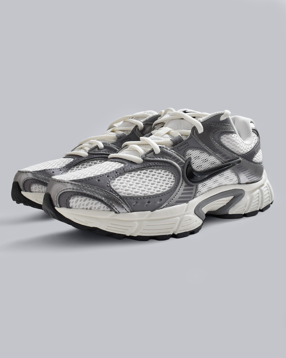 NIKEV5 RNR スニーカー hj5228