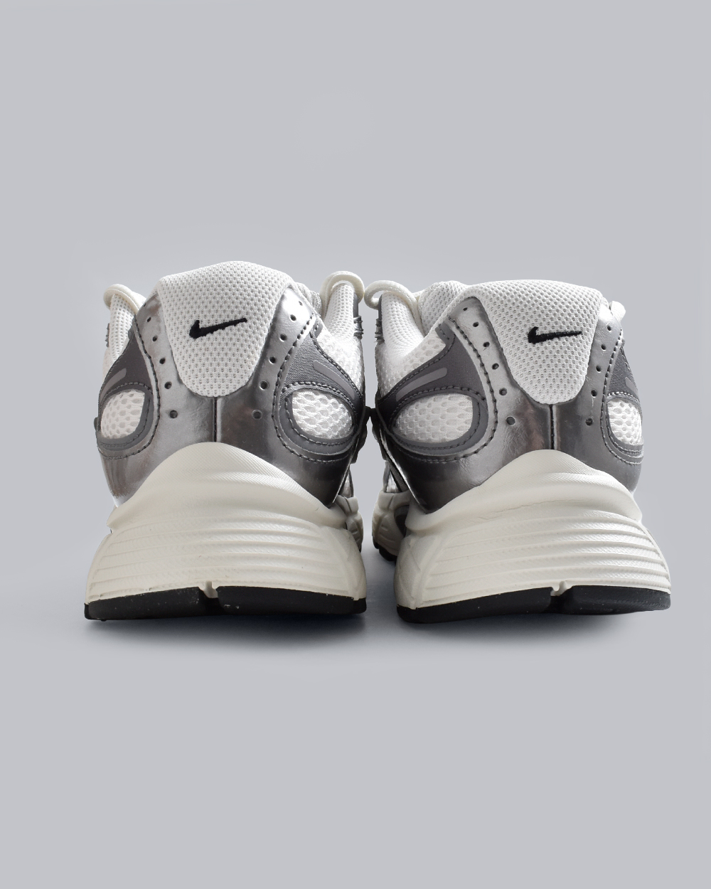 NIKEV5 RNR スニーカー hj5228