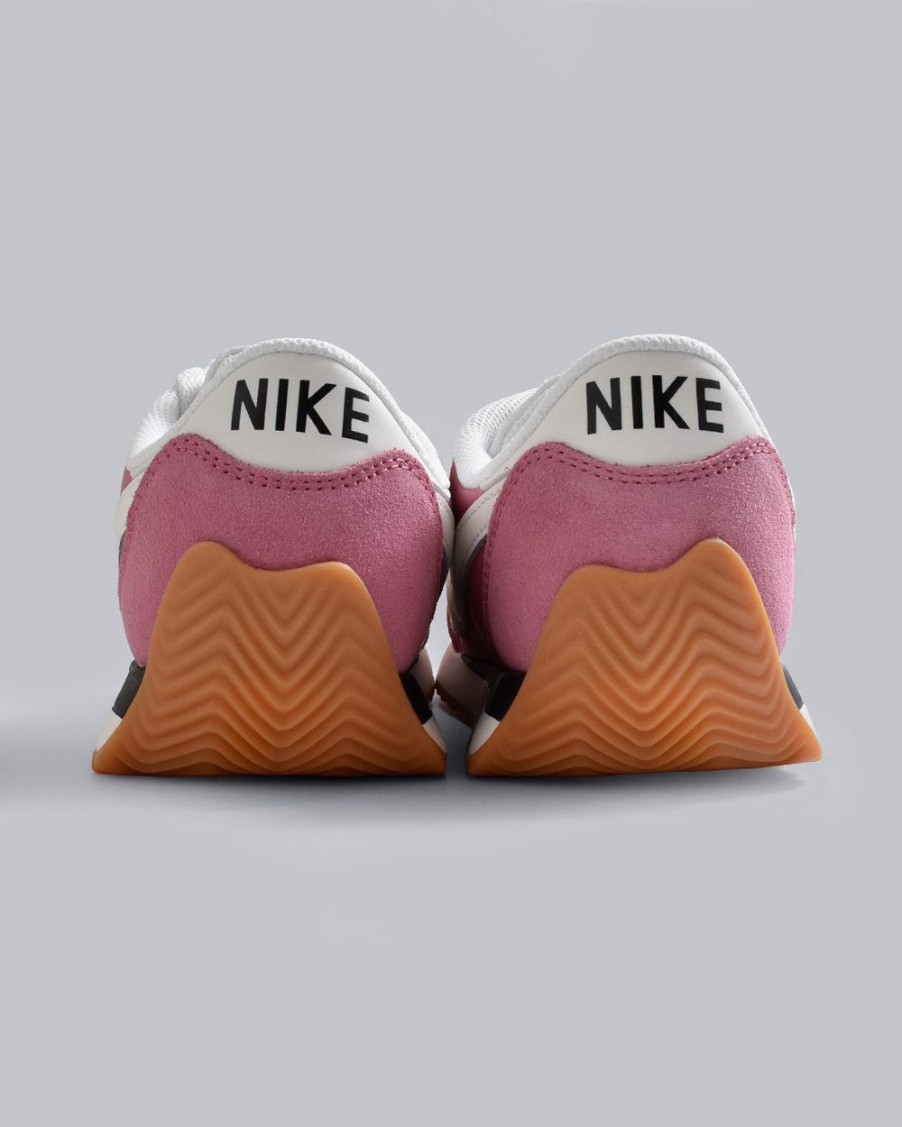 NIKEナイキ ウィメンズ パシフィック スニーカー hm4771