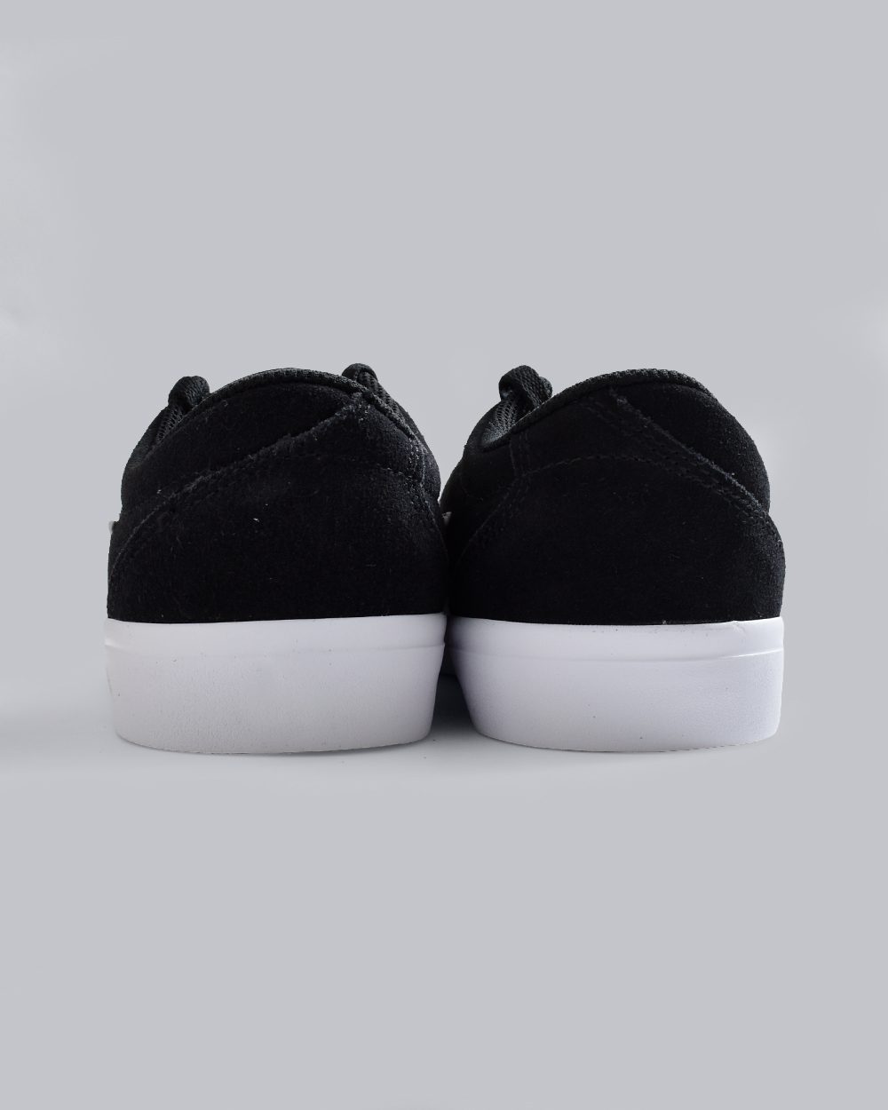 NIKEウィメンズ チャージ スエード スニーカー im4399