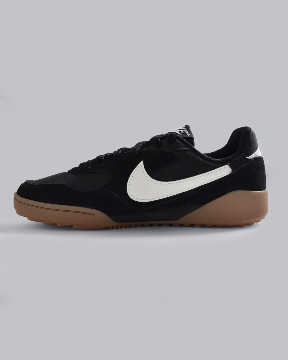 NIKEウィメンズ テラモンタ スエード スニーカー im6484