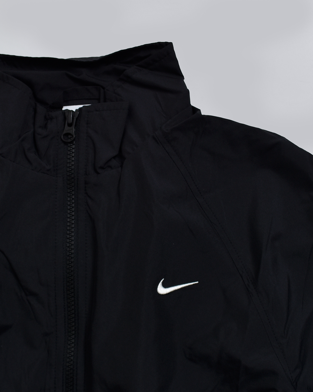 NIKEウィメンズ クラシック UV トラックジャケット io1474