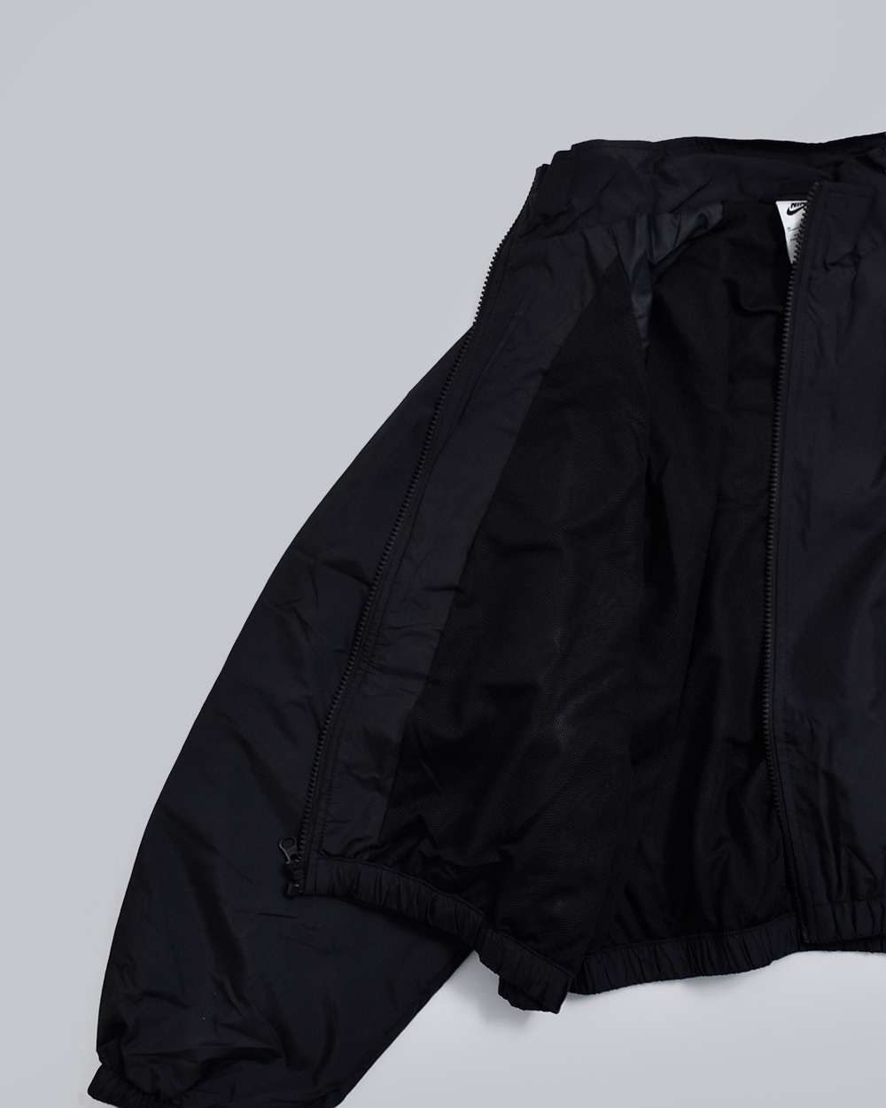 NIKEウィメンズ クラシック UV トラックジャケット io1474