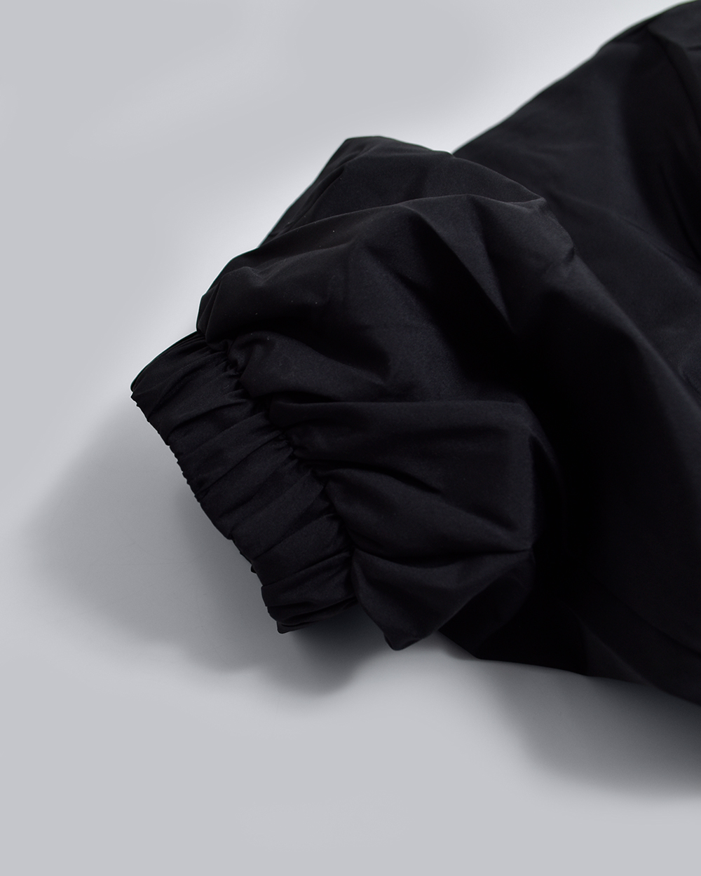 NIKEウィメンズ クラシック UV トラックジャケット io1474