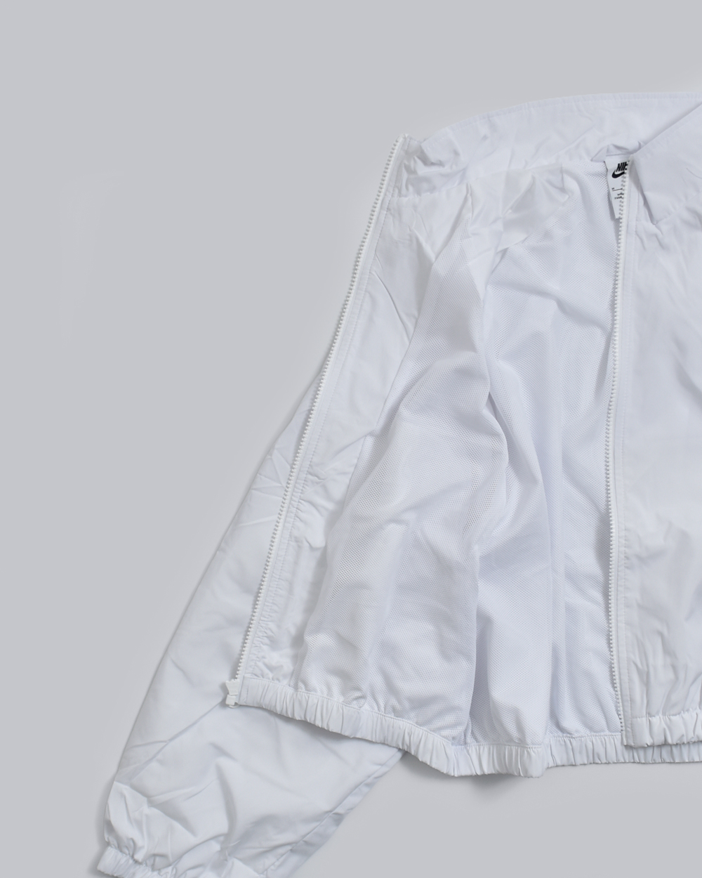 NIKEウィメンズ クラシック UV トラックジャケット io1474