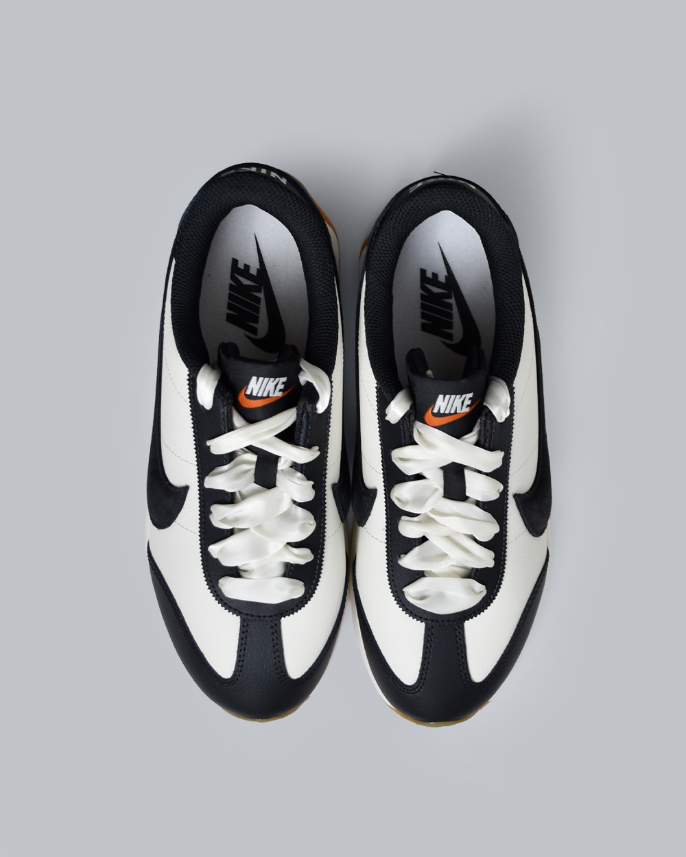 NIKEウィメンズ パシフィック レザー スニーカー iq2972