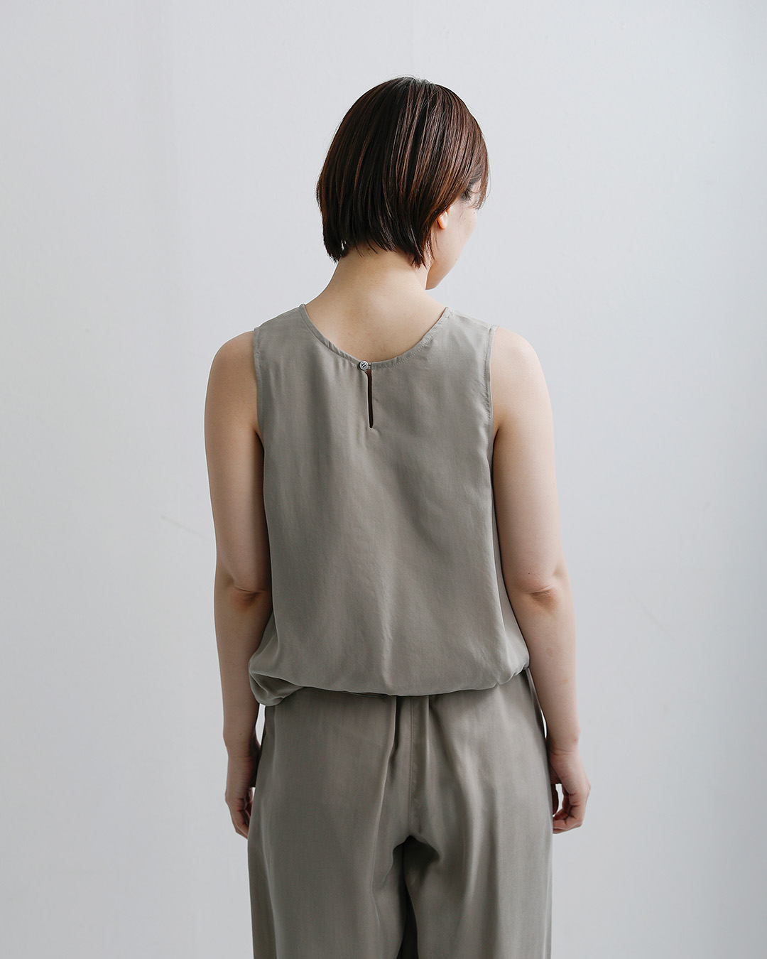 Le Glazikピーチタッチ フレア ノースリーブブラウス lg-b0466cup